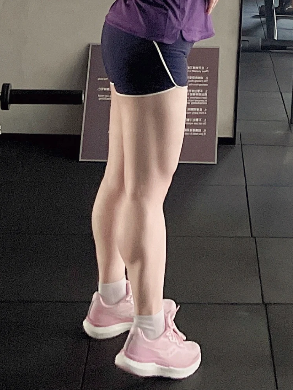 睡前瘦小腿的八个动作