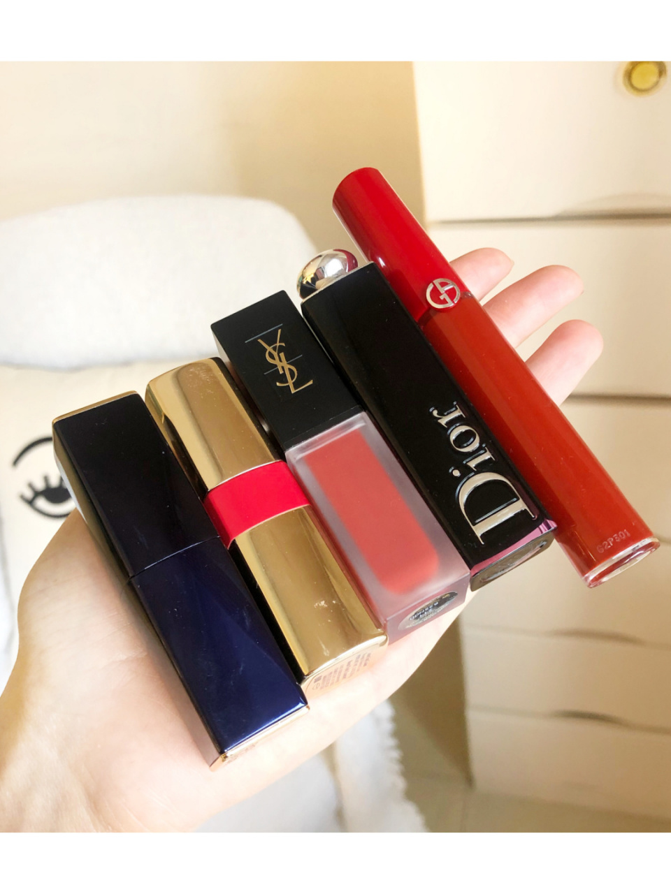 你萌要的对比色来了～ 99参赛选手有:armani 405 90dior 74090