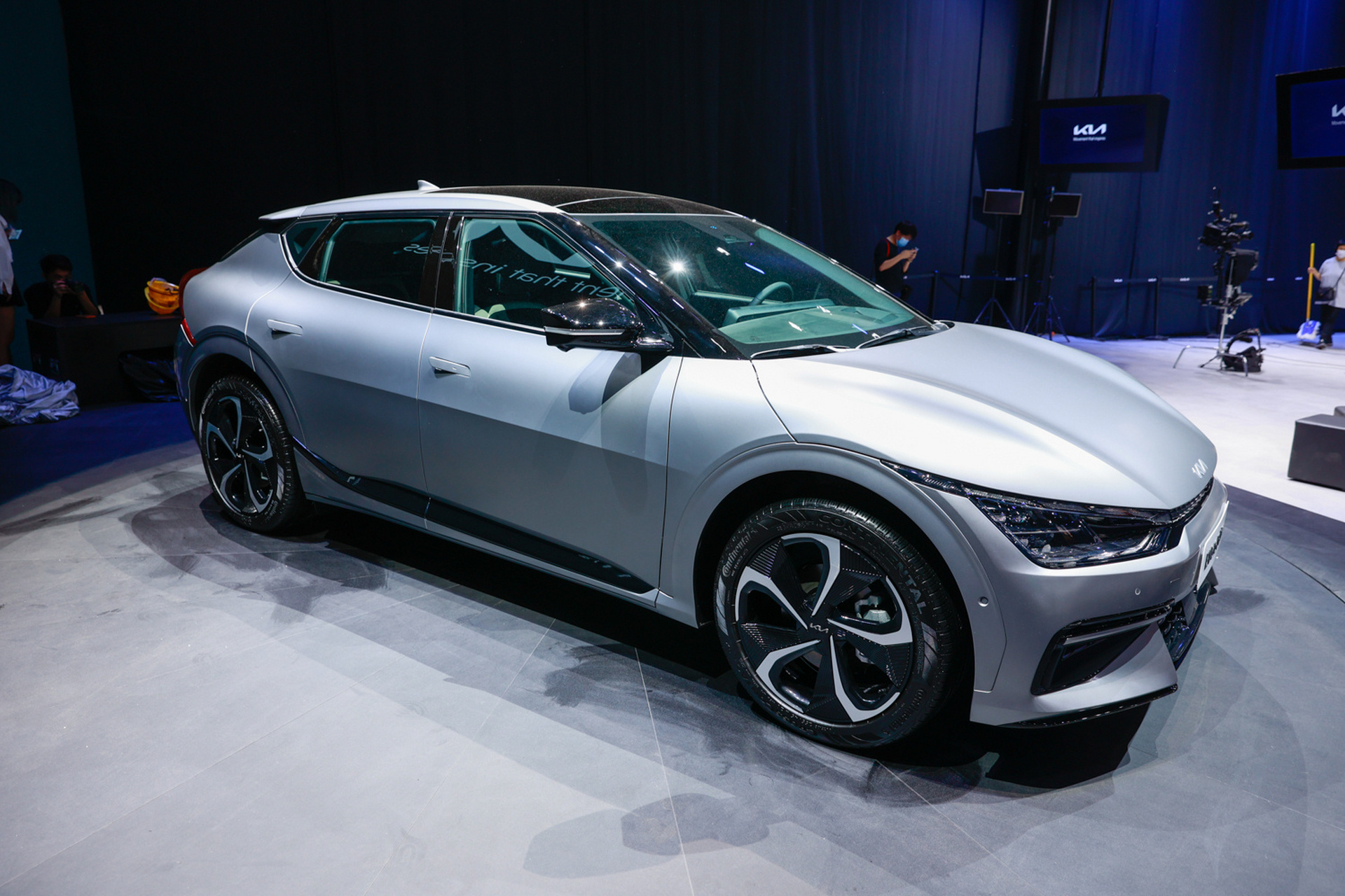 【#2021广州车展# 探馆:#起亚ev6# 系列车型亮相 定位纯电跨界suv 】