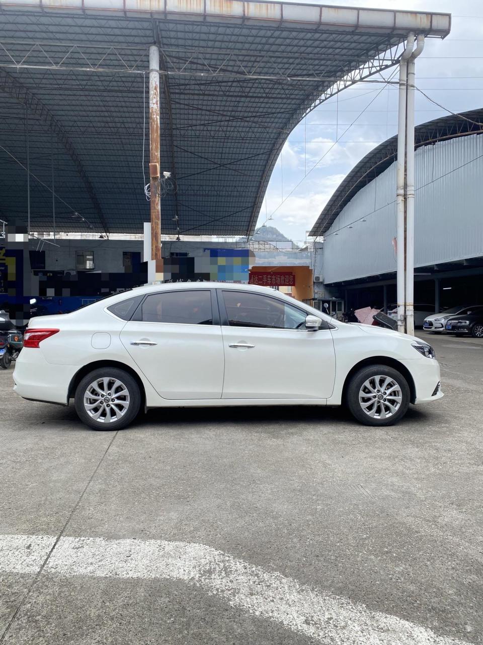 朋友寄售17年日产轩逸最美珍珠白