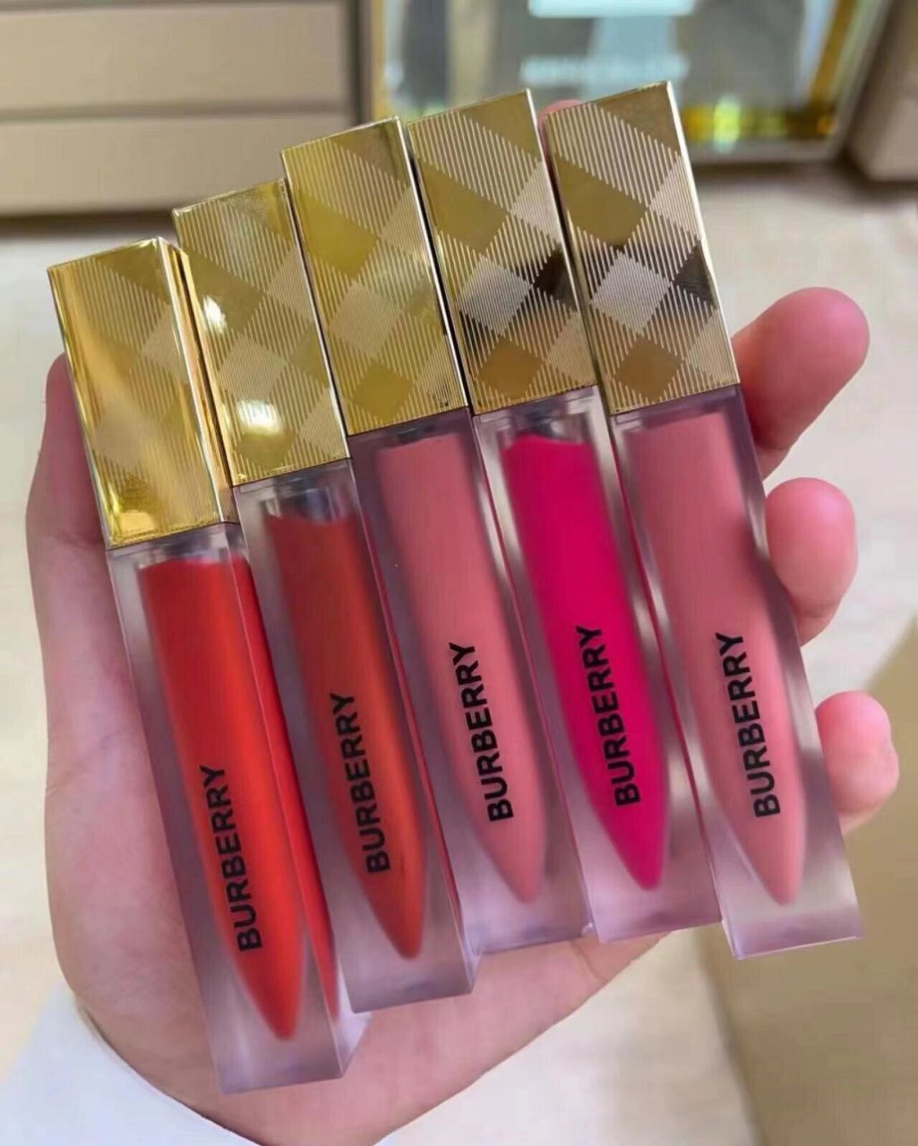 burberry之吻臻雾哑光唇釉全试色 burberry巴宝莉/博柏利全新的臻雾
