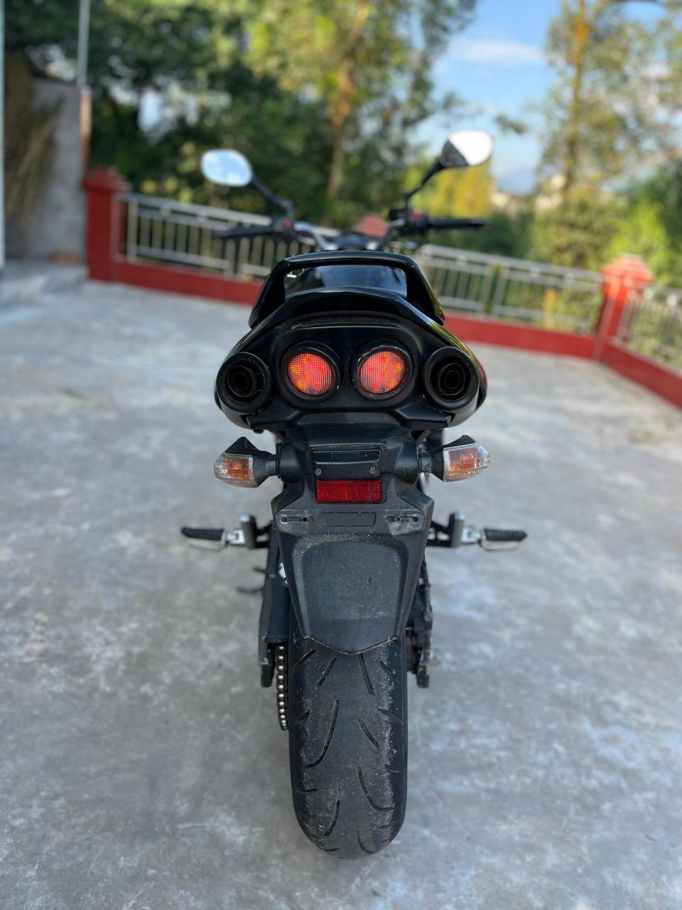 精品铃木bk400,四缸水冷电喷,不过w带回家,成色细节漂亮