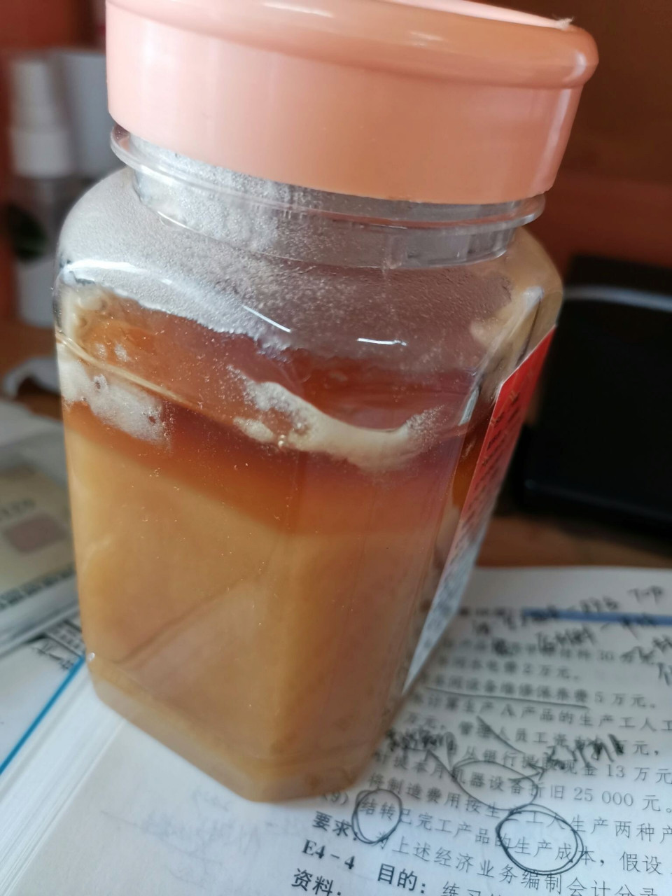 蜂蜜会变质吗?(蜂蜜会变质吗,变质了还能吃吗)