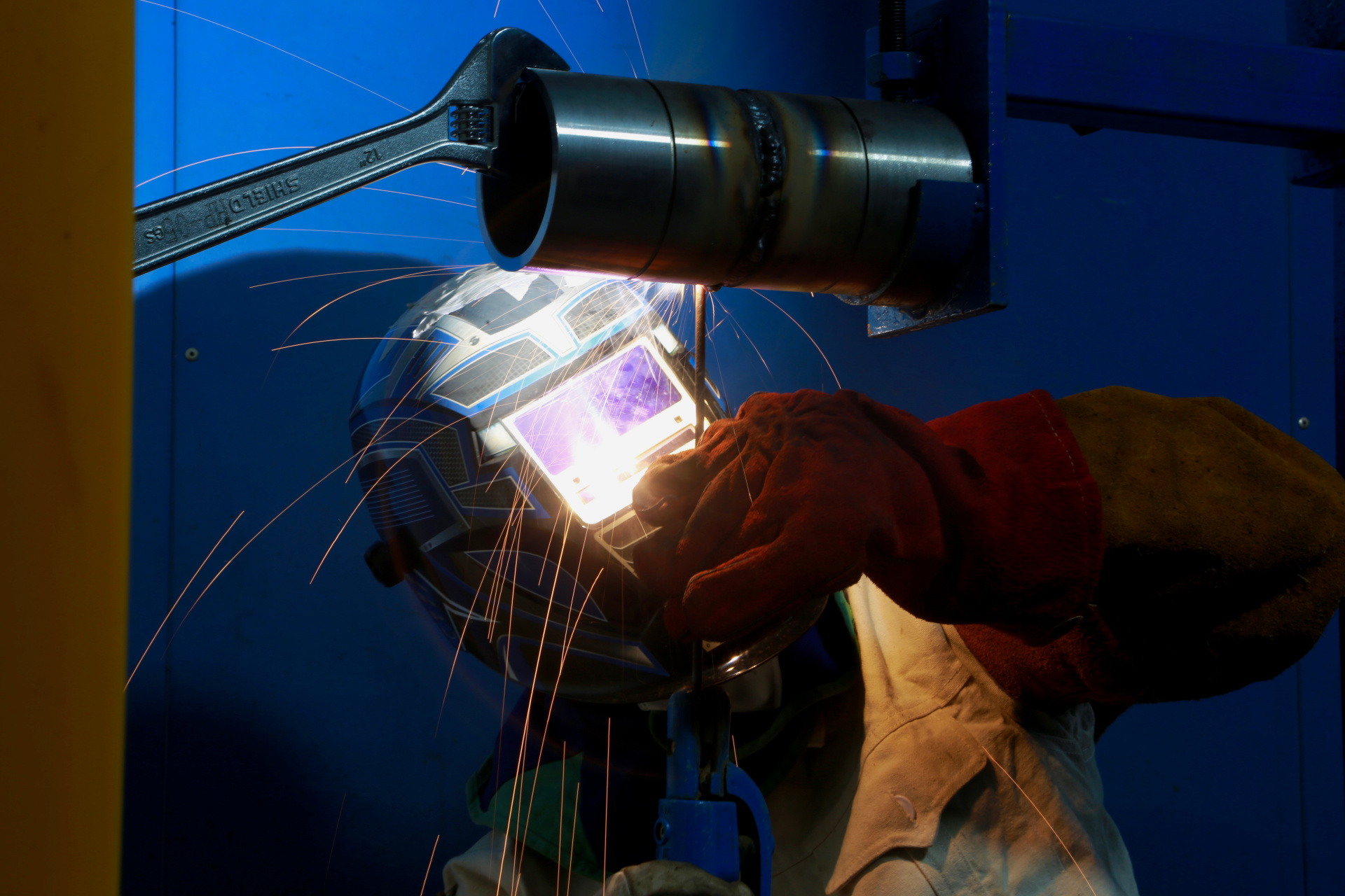 00后技能人才已上线,戳图片找亮点[三哈]#00后上班