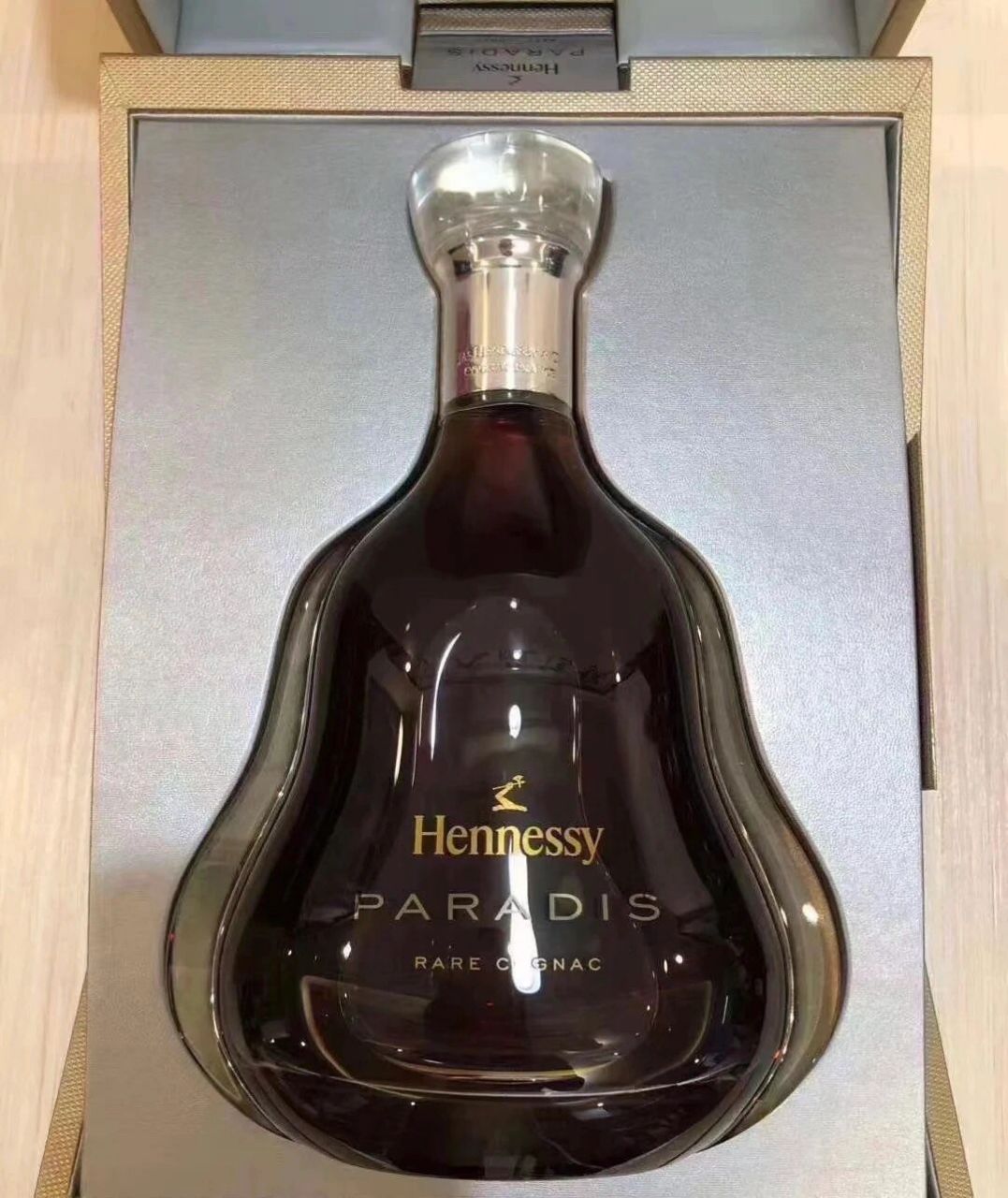 轩尼诗系列 轩尼诗历史由来: 轩尼诗白兰地酒厂由李察轩尼诗于1765年