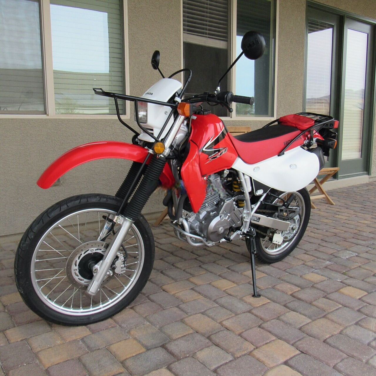 本田xr650l,这大家伙就适合林场,牧场等工作场景,海外有不少越野爱好