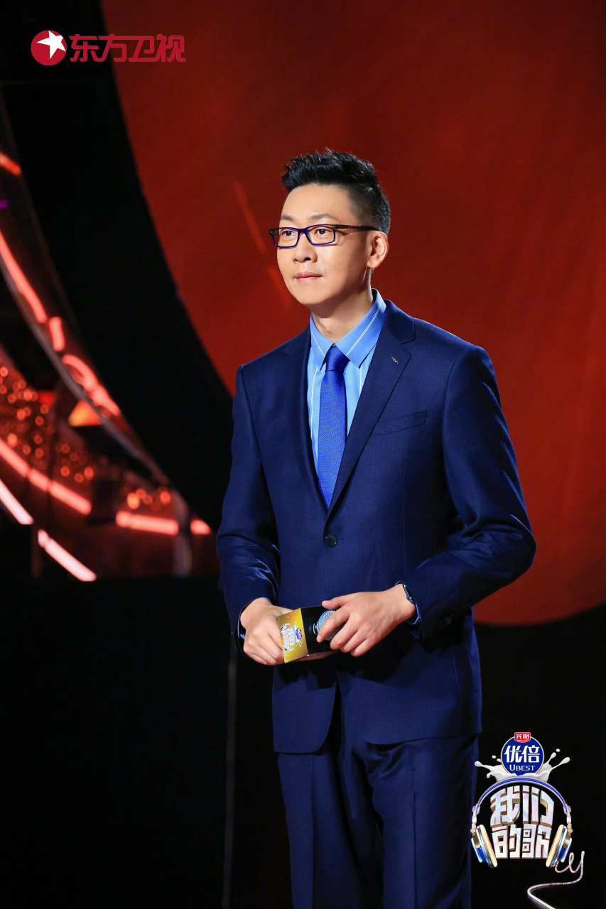 锁定东方卫视,主持人林海把你写在歌里面 在#我们的歌#第四季等你