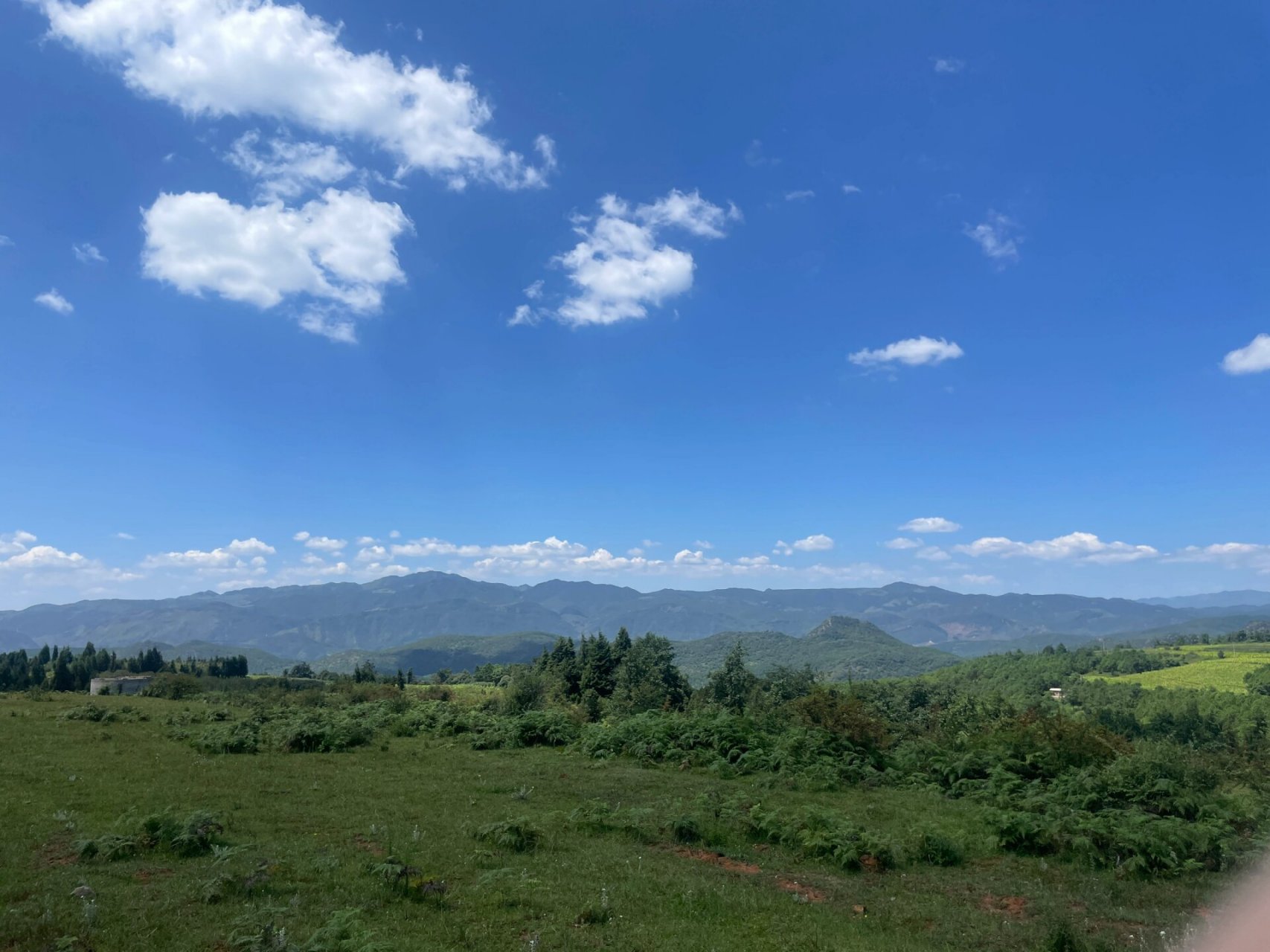 昆明周边游 寻甸北大营草场 吹一吹自由的风 昆明出发自驾2小时左右