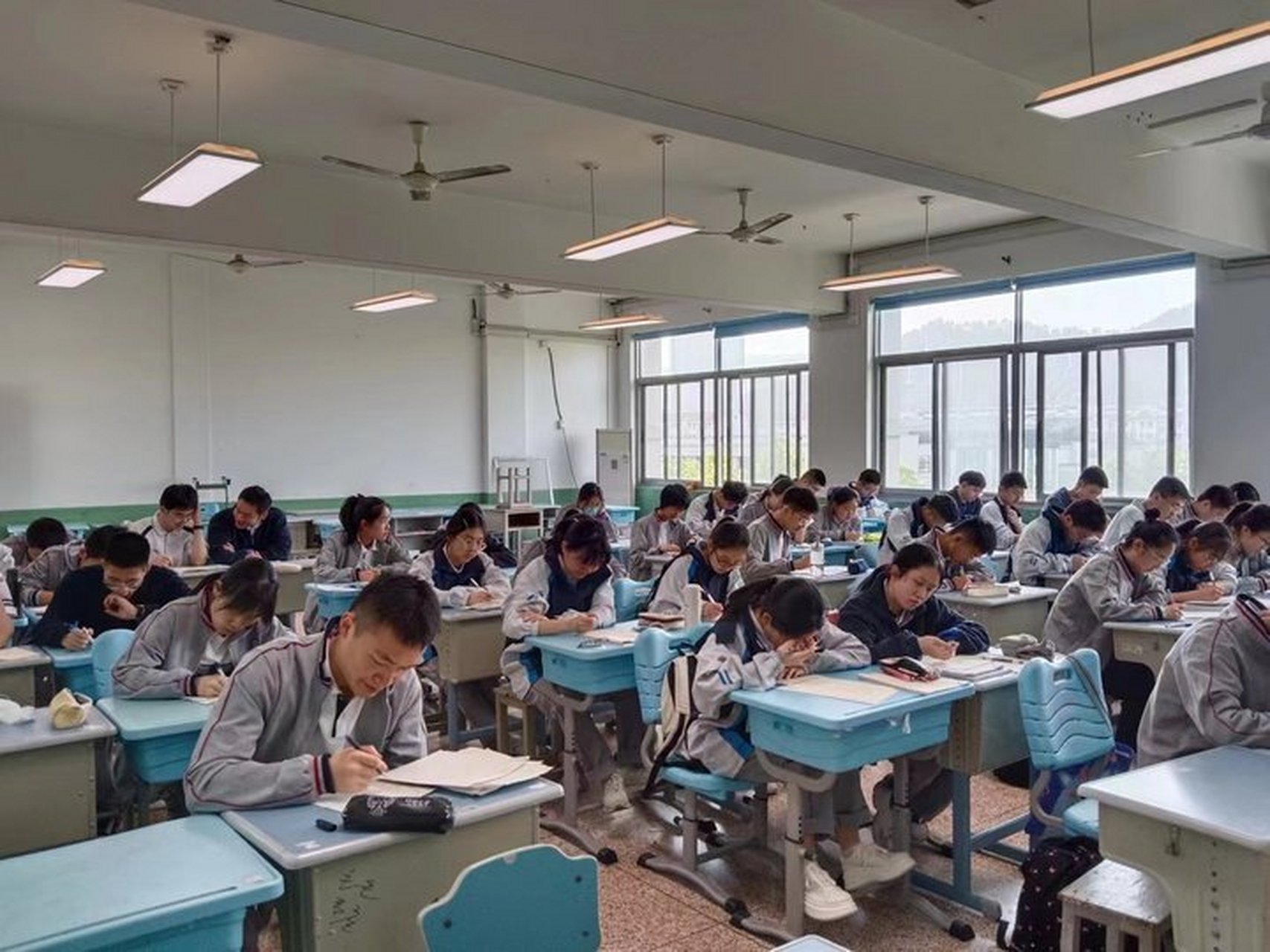 安吉高级中学高水平线下笔试课