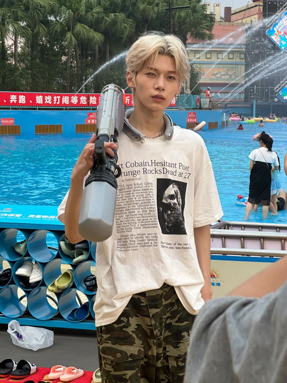 我说香菜你小子,别太帅了 重庆欢乐谷真的帅哥多多,香菜本人真的又高