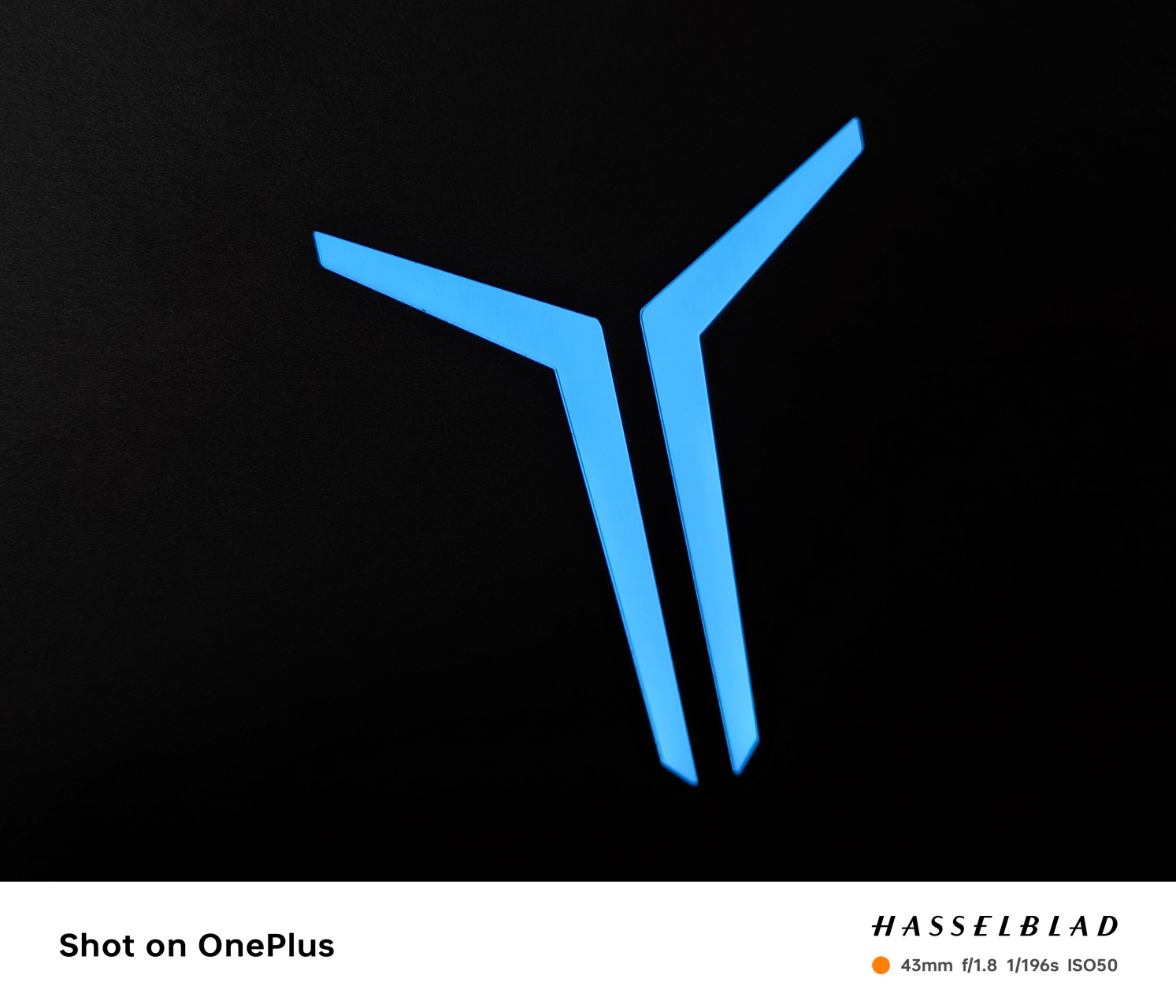 一加11已经支持哈苏水印,随手拍了下测试水印效果,还挺好看[三哈][三