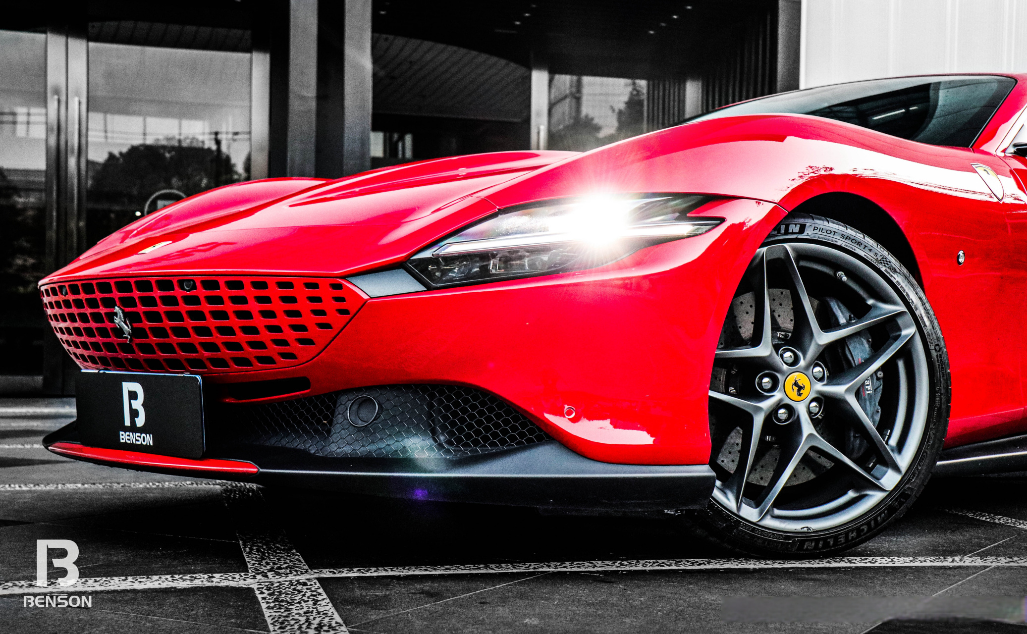 红色经典,法拉利roma,带你领域他的魅力 玩豪车超跑选本森超跑俱乐部