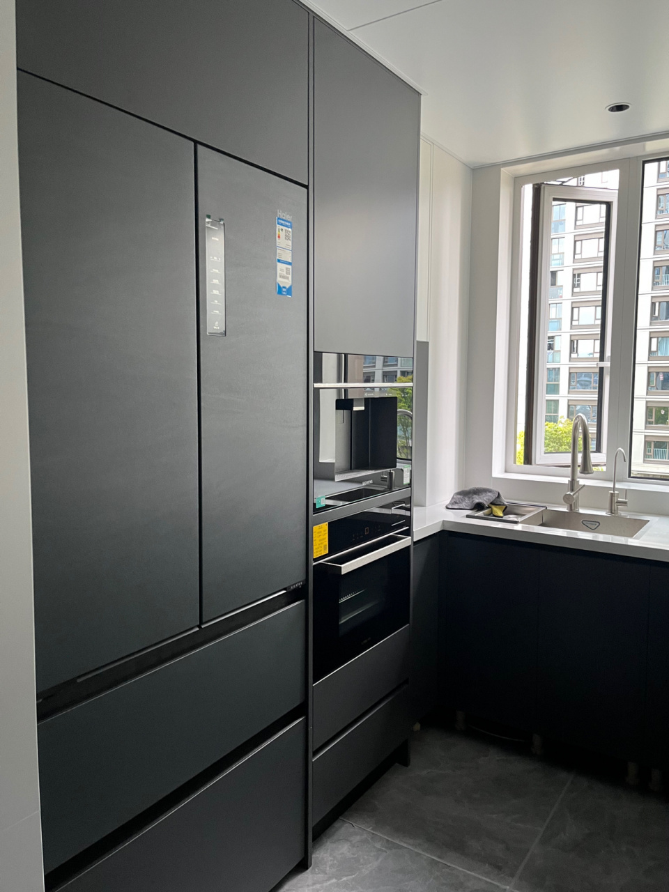 海尔501零嵌冰箱 厨房比较小,考虑宽度,深度,选了这款客量大,颜值还算