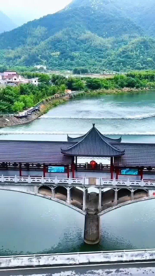 龙鳞坝景区介绍图片