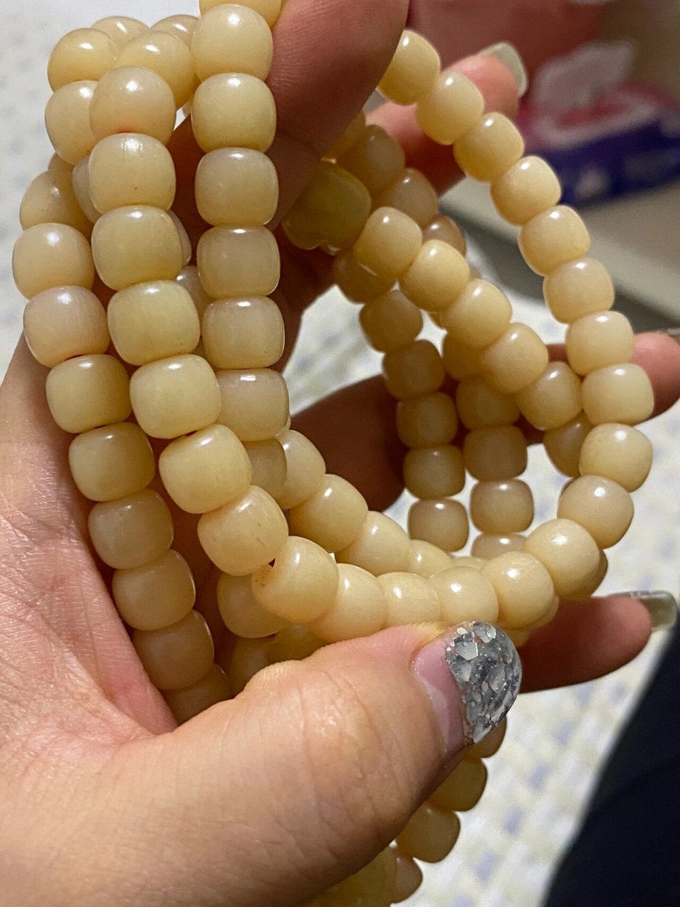 骆驼骨高品质链子盘玩变色走向 图一是原来的样子,图二是盘了一年半的