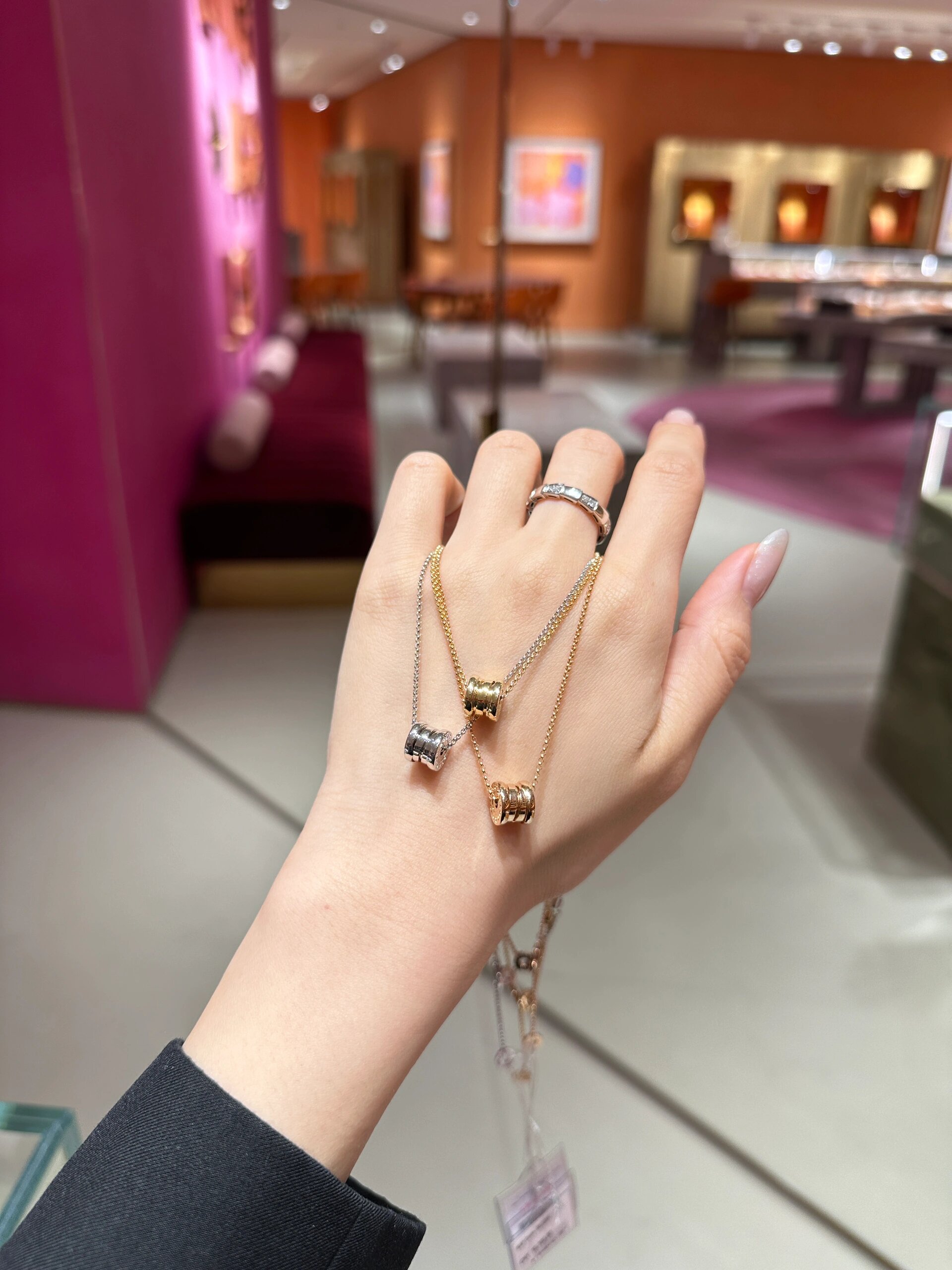 宝格丽小蛮腰三色