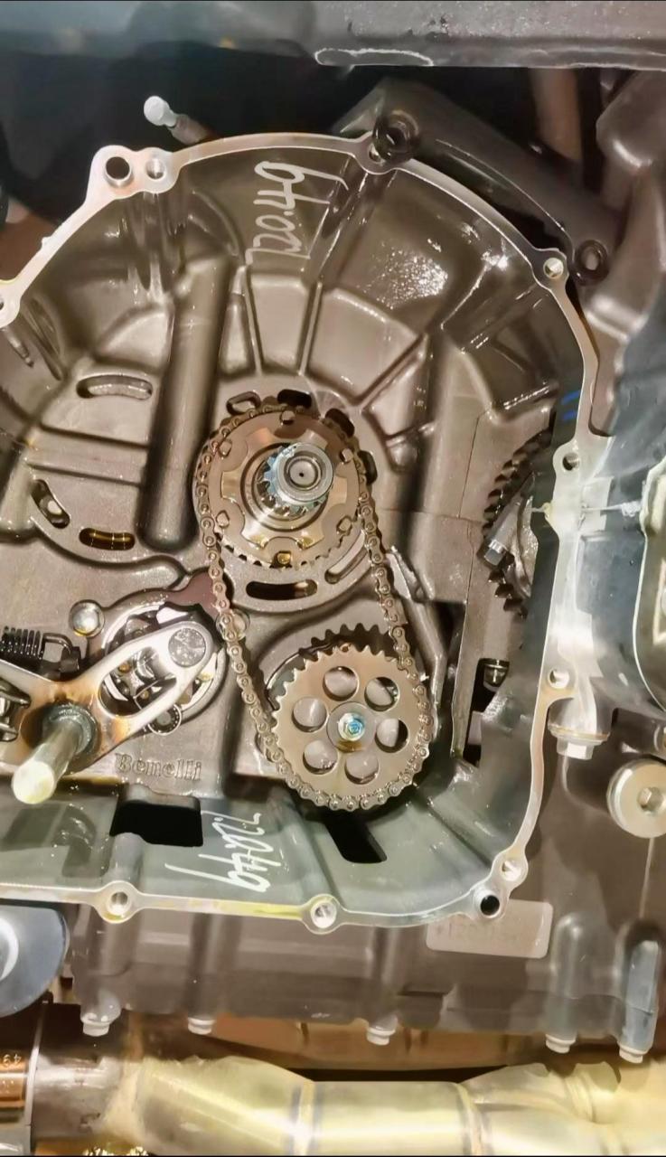 赛600更换机油,刹车片,更换机油泵链条