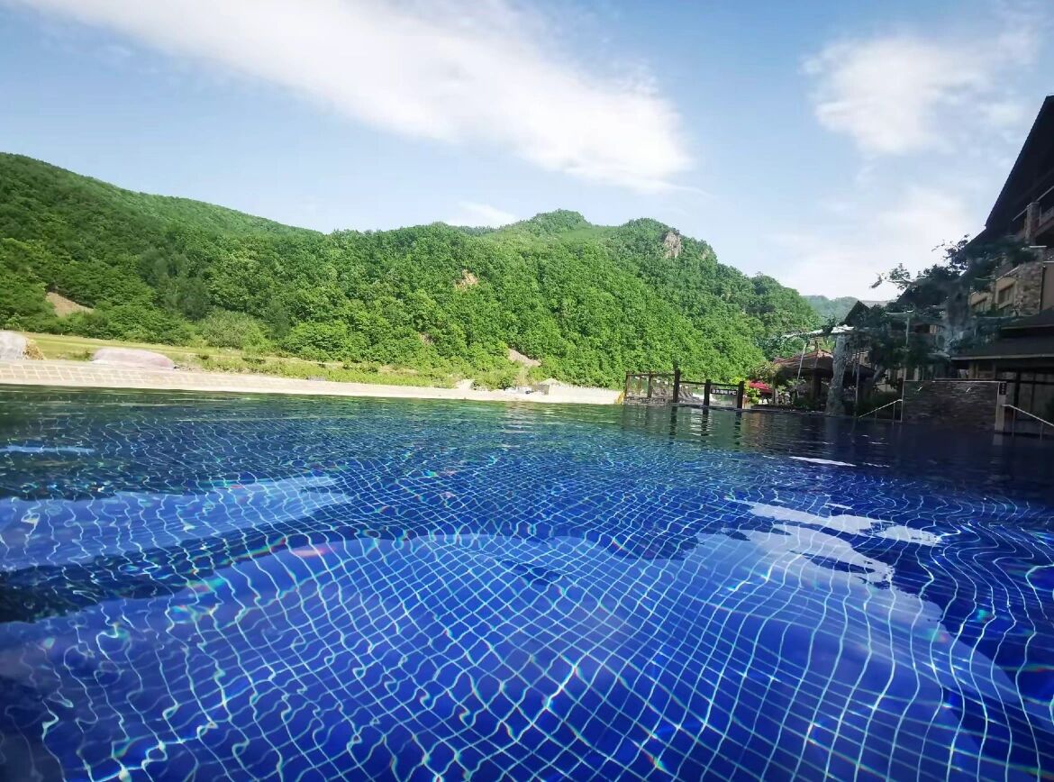 度假酒店 有空和爱的人一起去泡温泉吧| 本溪枫香谷温泉度假村酒店