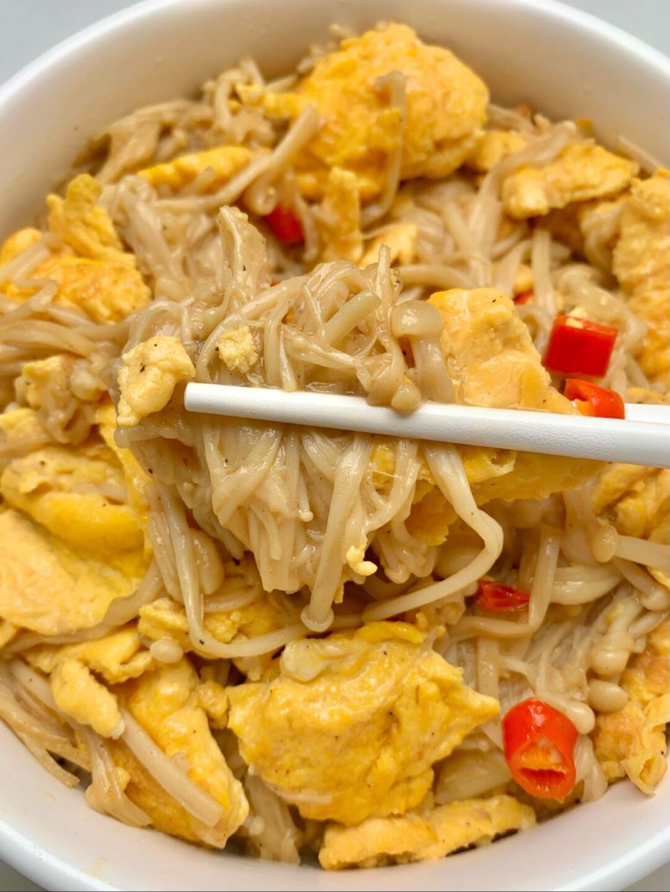 金针菇炒鸡蛋!简单好吃!还掉秤! 简单的搭配吃出肉的味道!