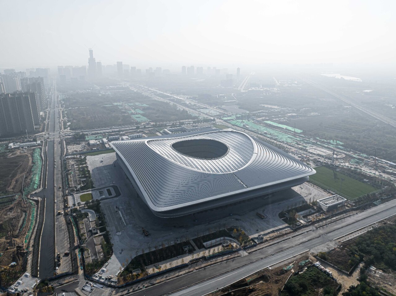 建筑游走|西安国际足球中心 原本兴建用于2023年亚洲杯的西安国际足球