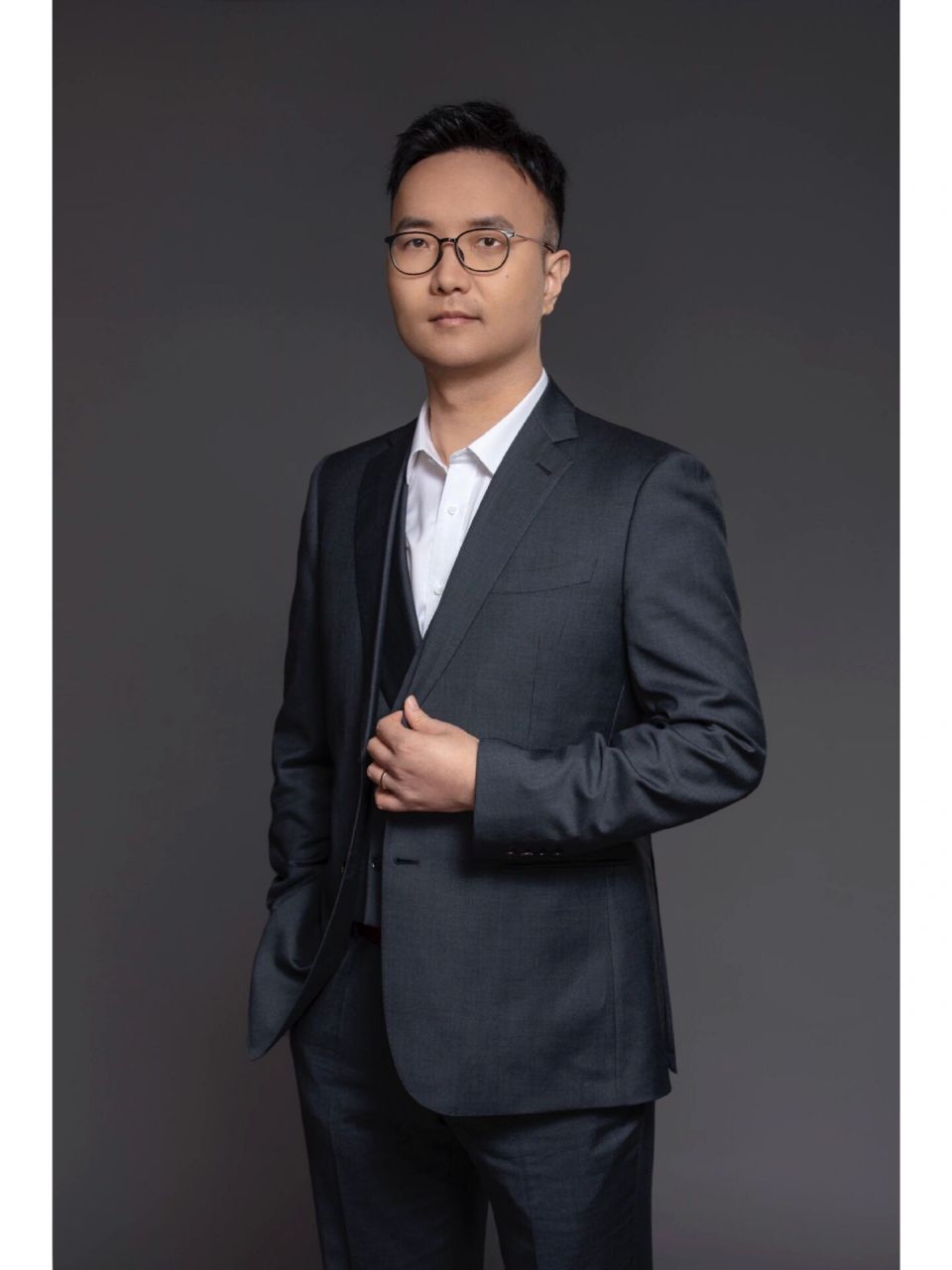 男士形象照|西装照|肖像照 摄影师:牟海波