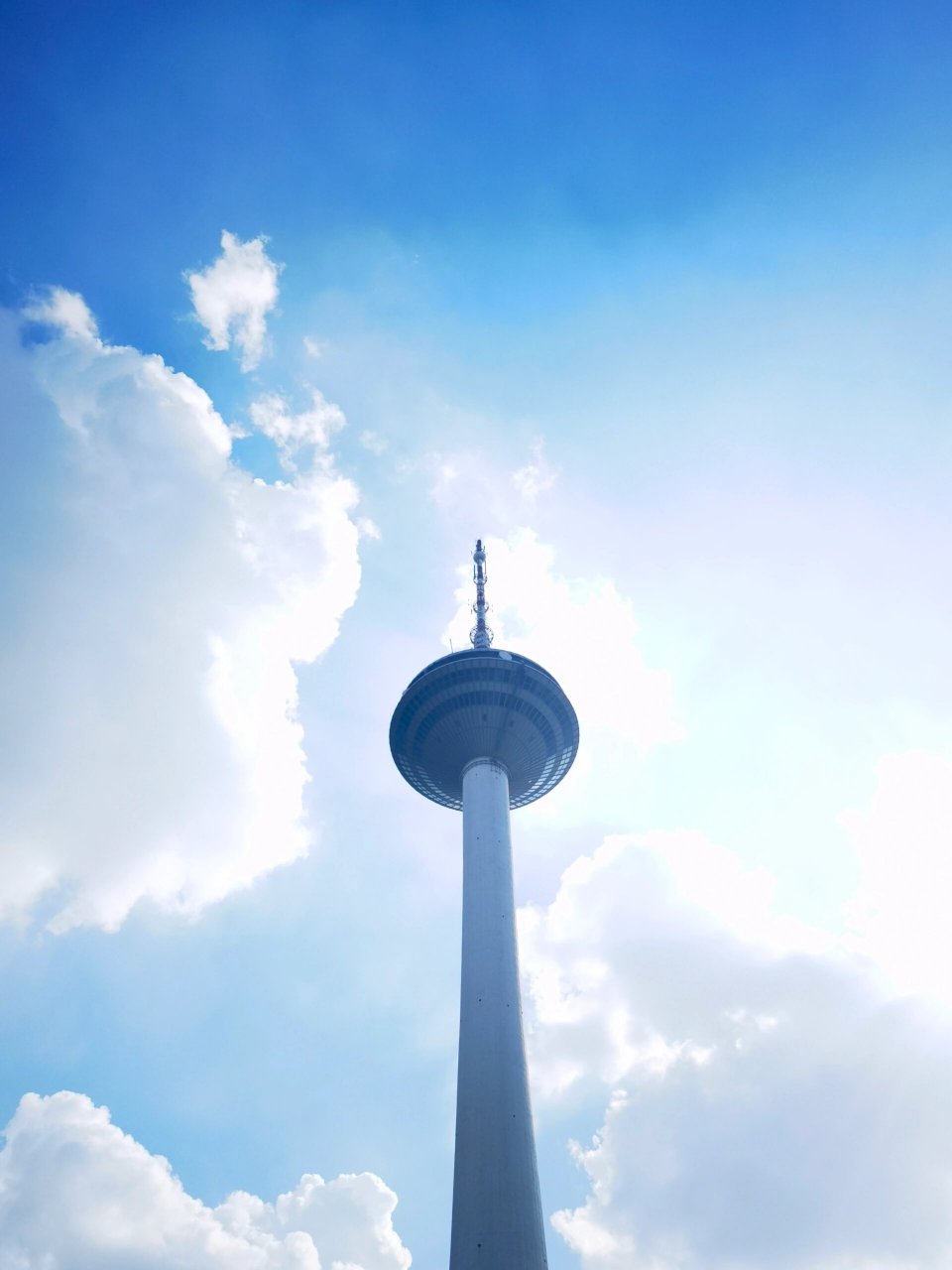 沈阳的建筑-辽宁彩电塔 辽宁广播电视塔位于辽宁省沈阳市沈河区南运河