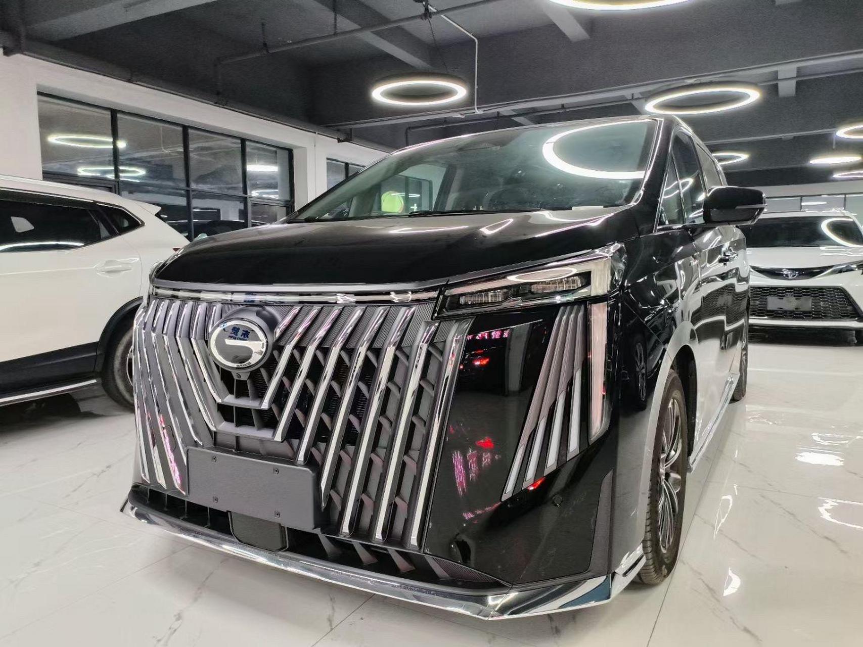 24款广汽传祺m8大师系列 400t至尊版,官方指导价:24.