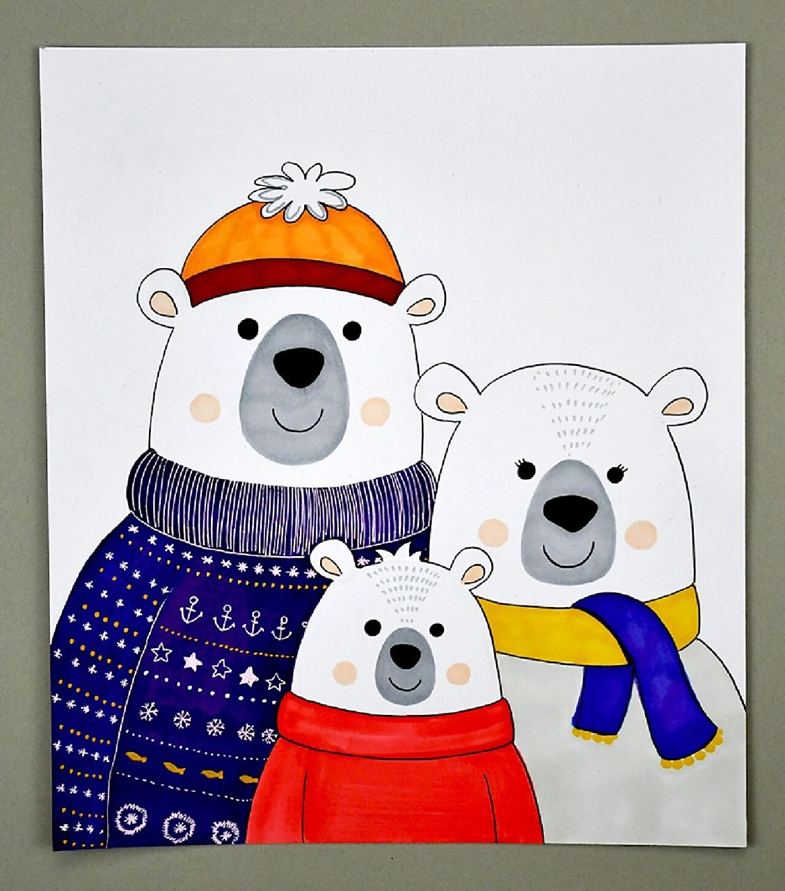 初步了解北极熊的生活环境和外形特征,激发小朋友们的绘画兴趣,培养小