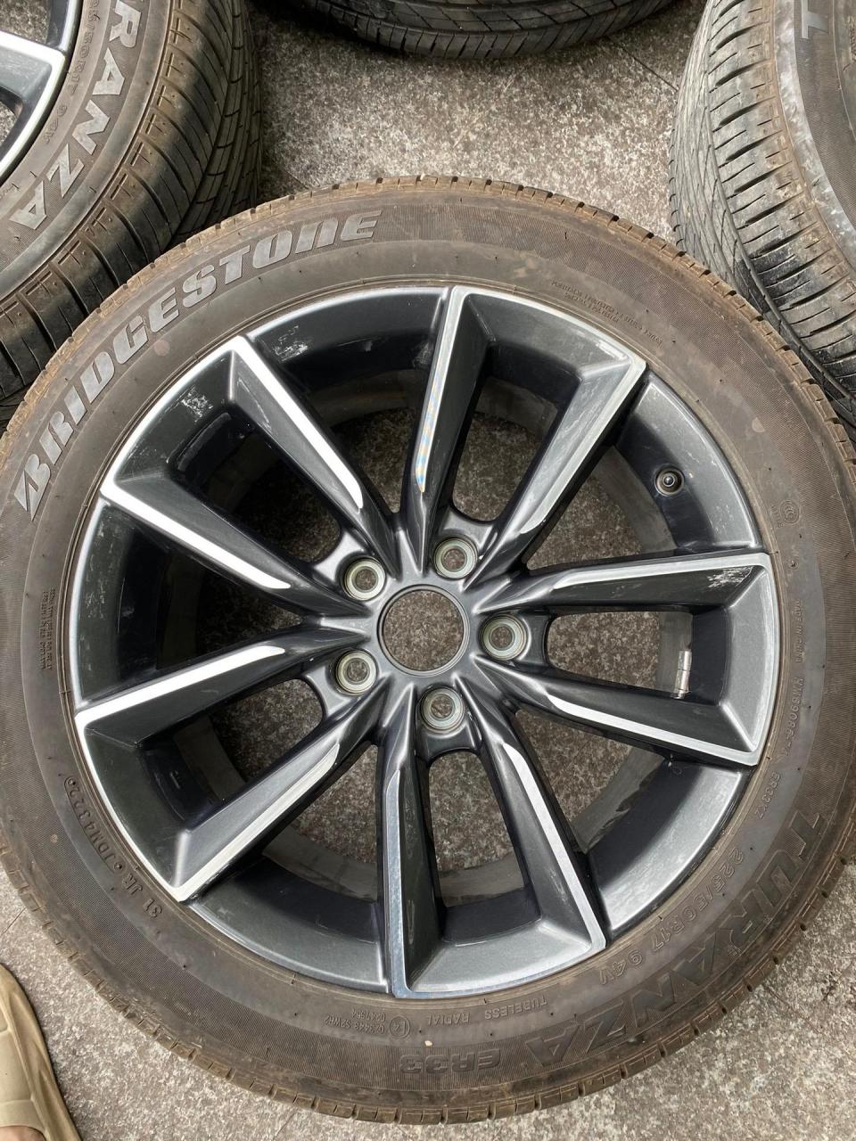 本田英诗派 英仕派 22款17寸轮毂带轮胎 准新车才跑了3000公里左右