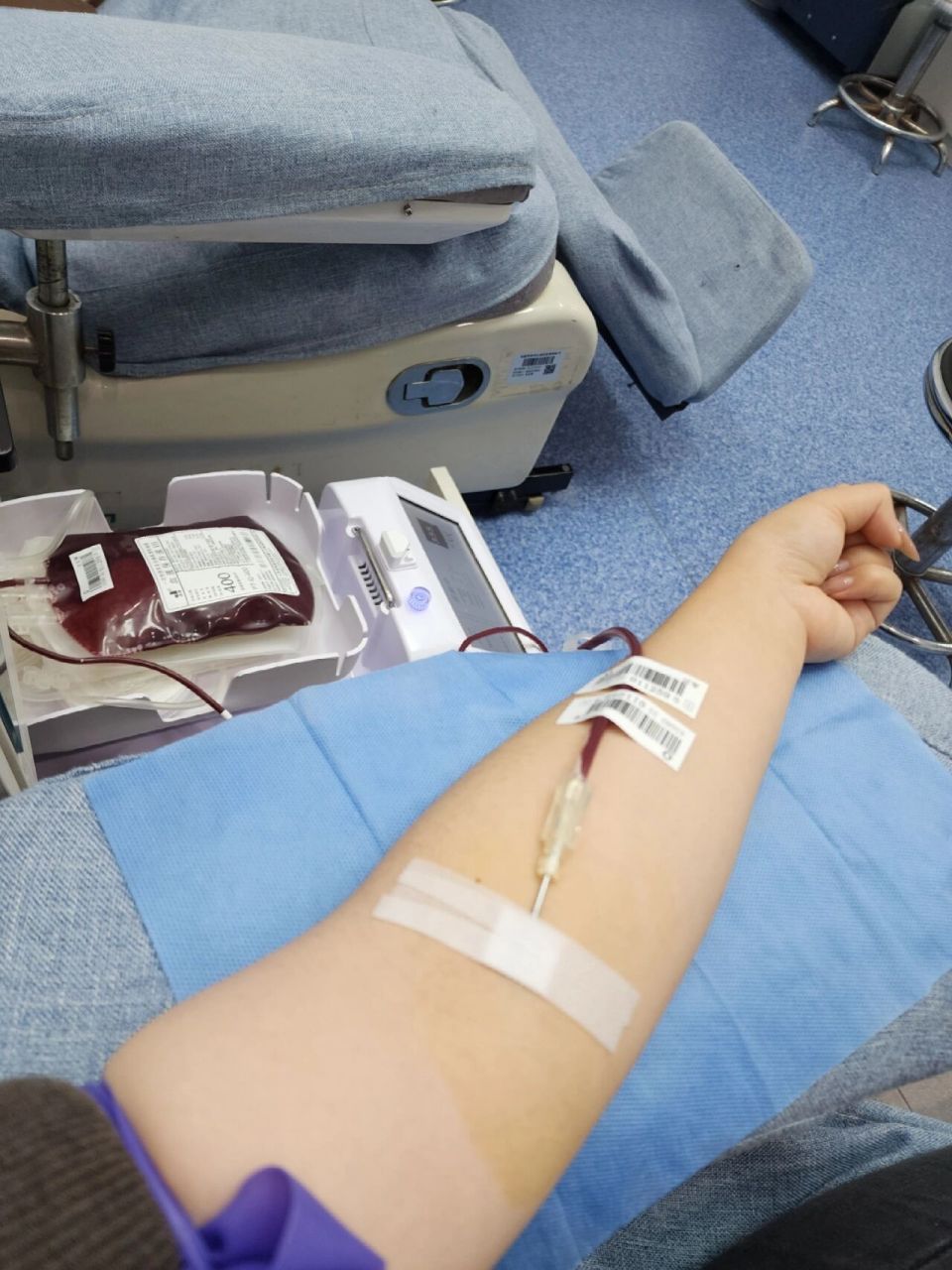 第一次献血400cc,为了让家人优先用血 第一次献血400cc,为了让家人
