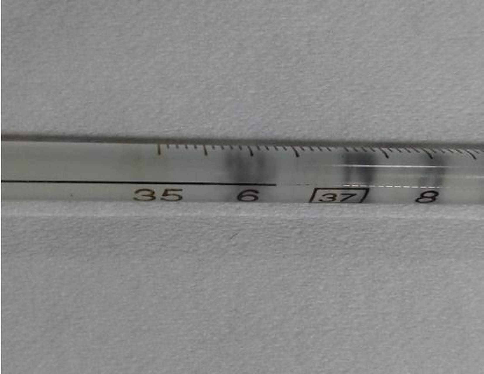 3℃,刚测的体温,完全恢复正常了,从前晚发烧开始,满打满算还不到48