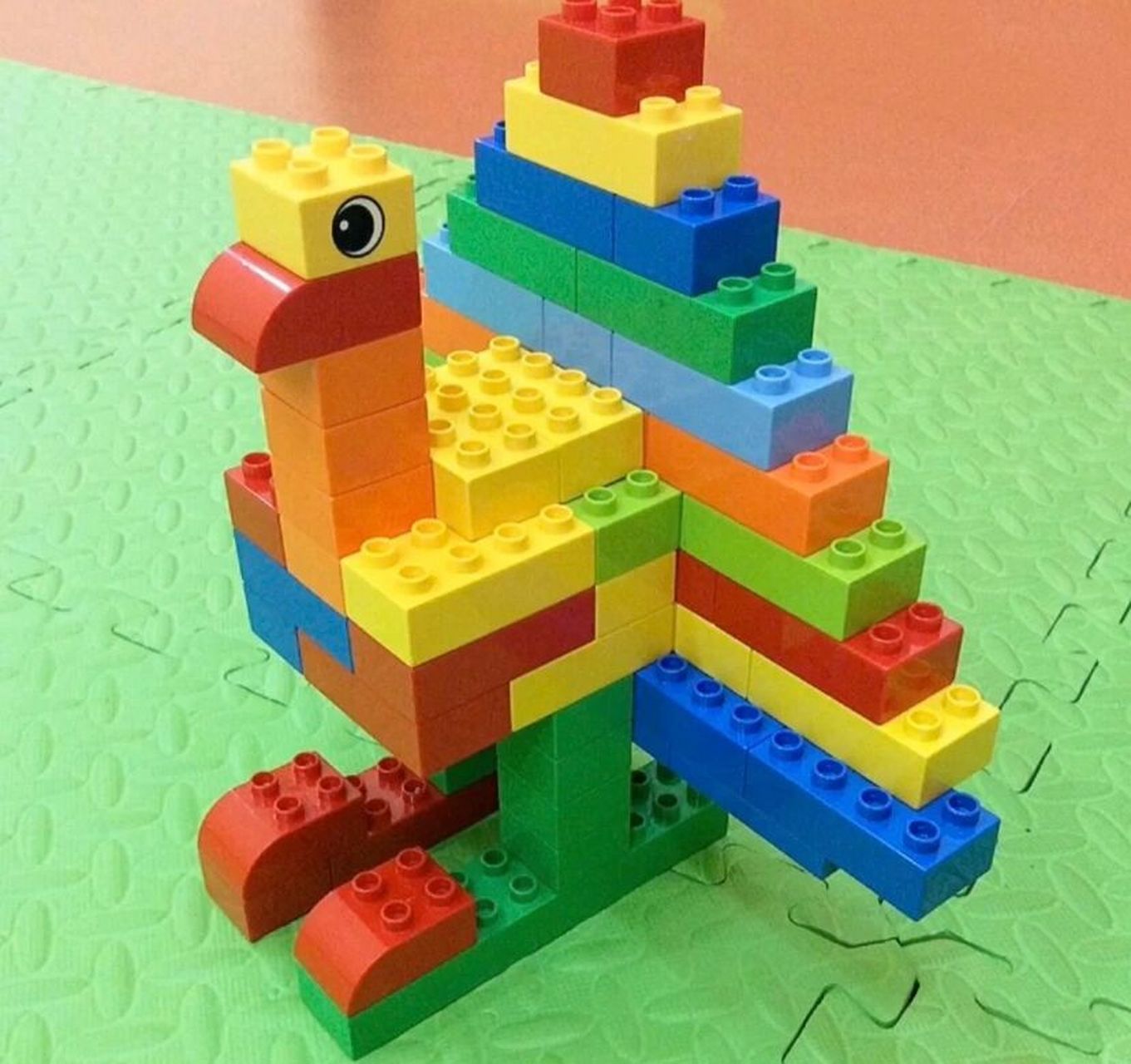 3岁4岁乐高教案作品——孔雀08 家里有基础颗粒的可以搭建一只漂亮