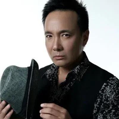 这名熟悉的演员名字是苗海忠,他在《雍正王朝》中扮演九阿哥,以独特的