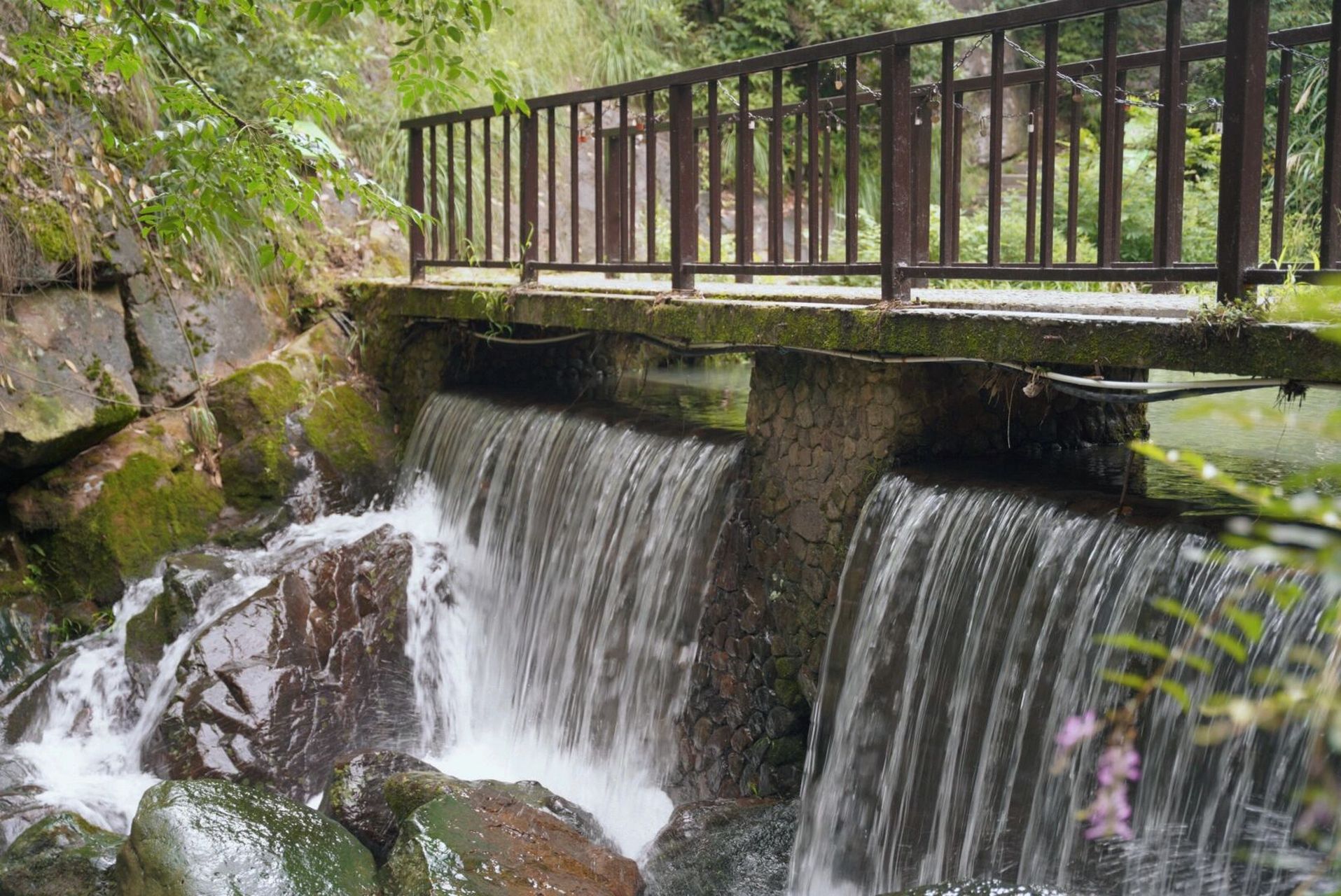 东阳附近徒步戏水#亲子游##水帘洞  路线指导:导航到神丽峡风景区停车