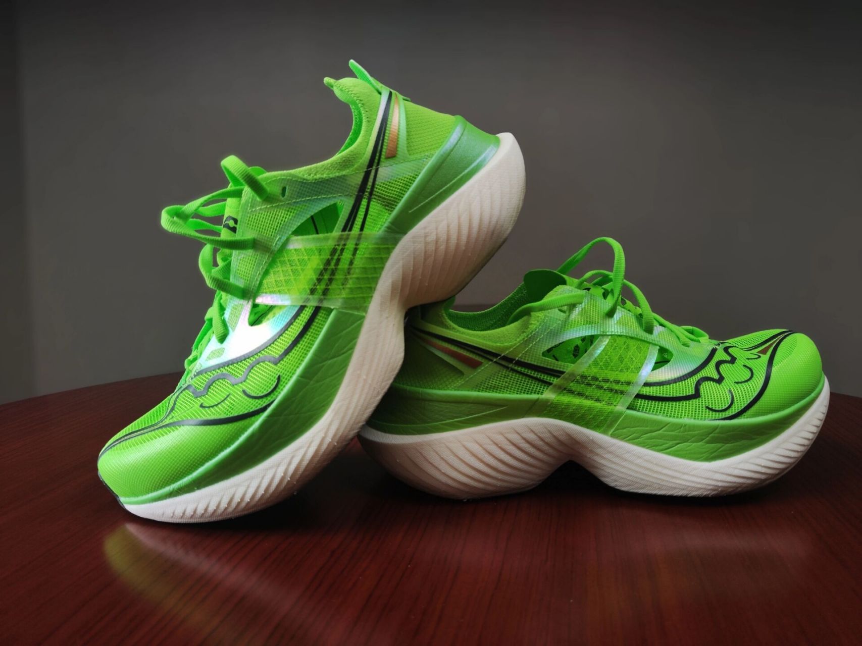 最佳前掌碳板跑鞋|说出你的选择 今年的跑圈如果没有一双造型夸张的