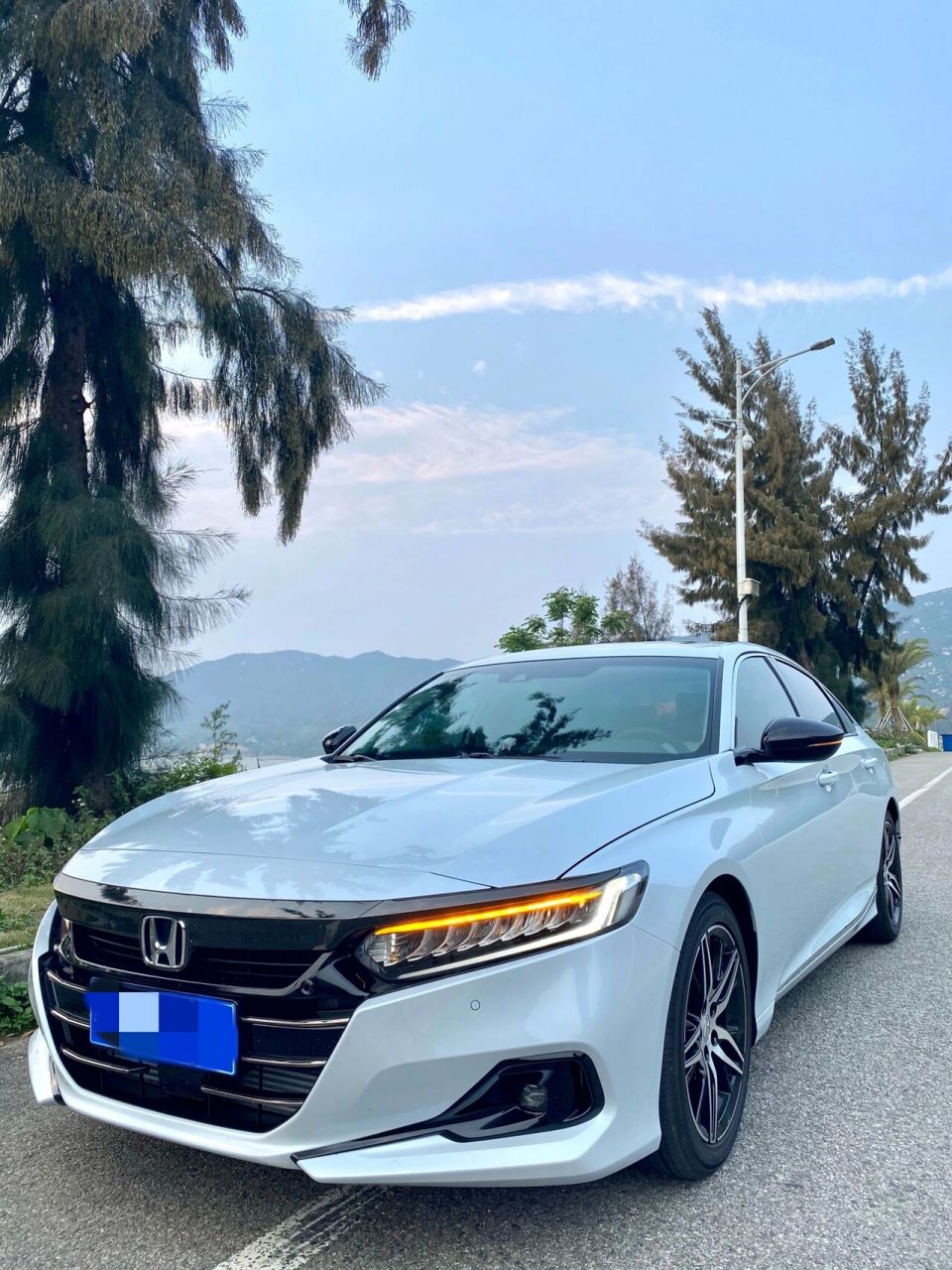 帅! 2022款十代半雅阁幻夜尊贵版,格陵兰白77红内 终于提车了!