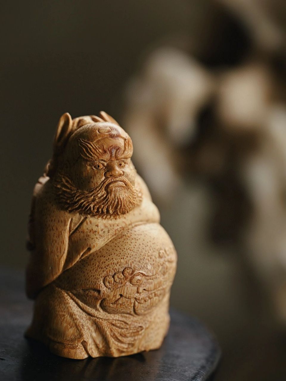 竹雕"钟馗" 琢刻髯须张扬,细节神情到位,尽显钟馗神采.