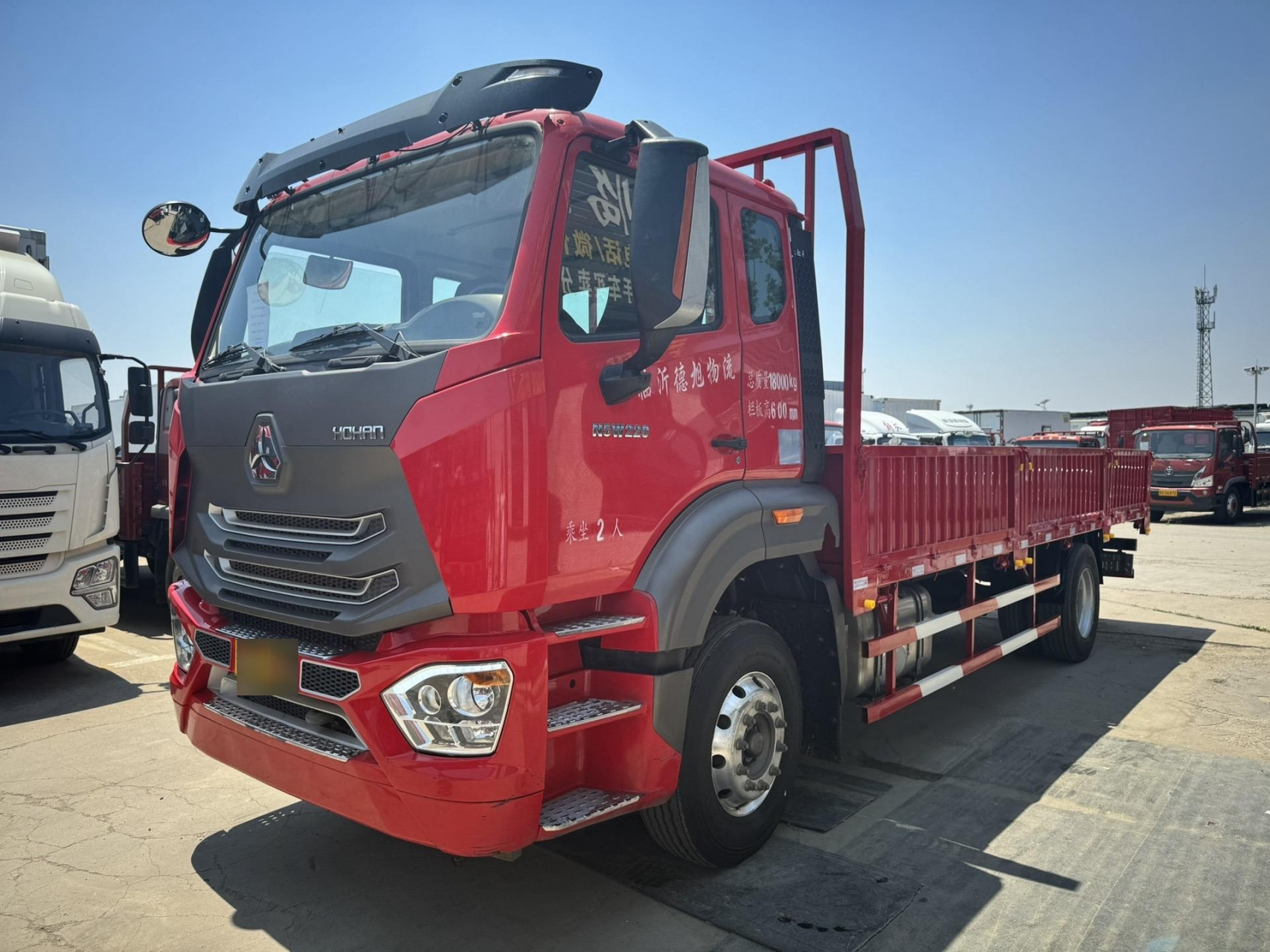 55米,潍柴220马力,高低8速带同步器,总质量18吨