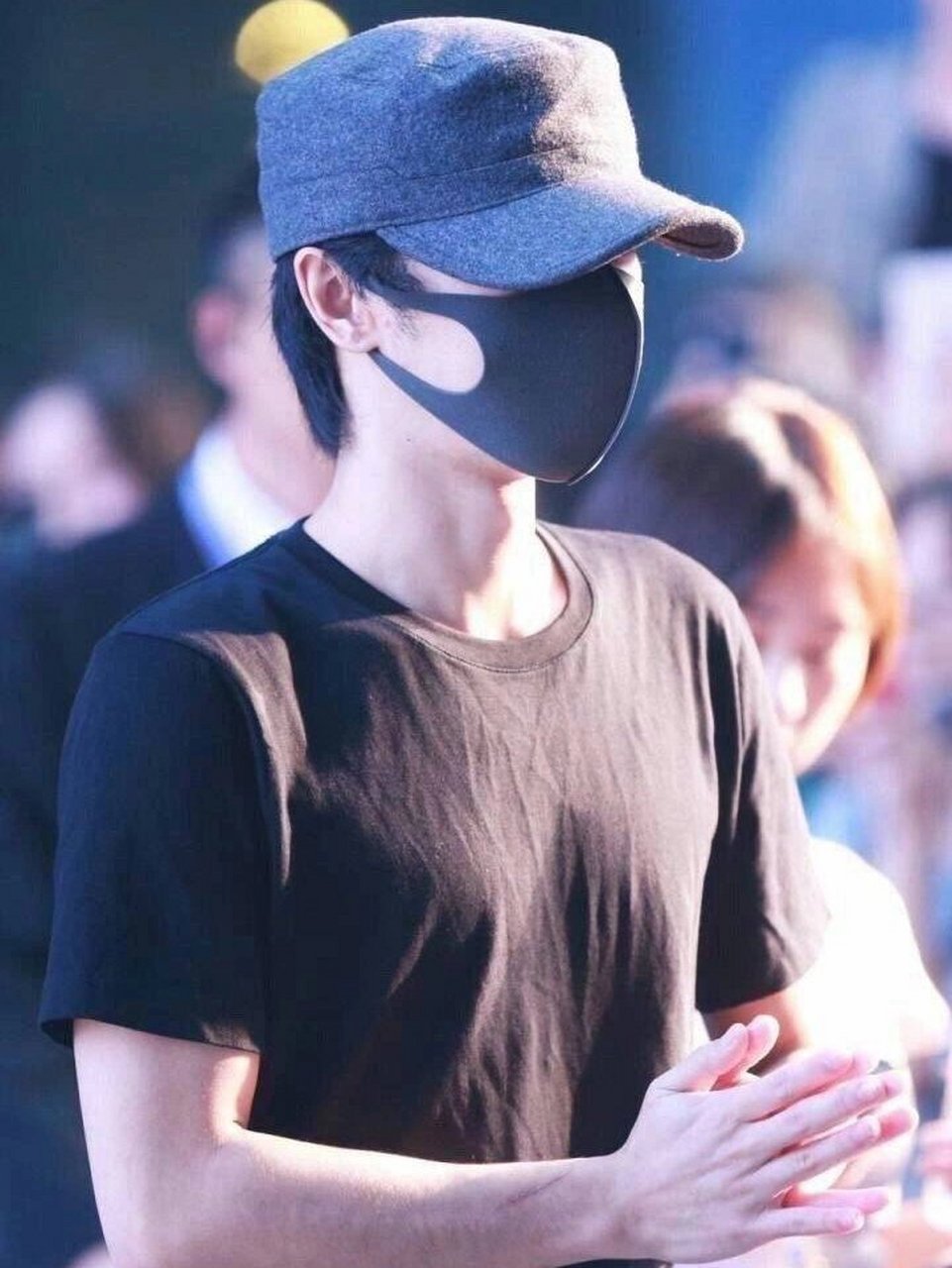 华晨宇胸肌——真的好大 本人是狼火属性,关于大哥的胸肌腹肌我专门开