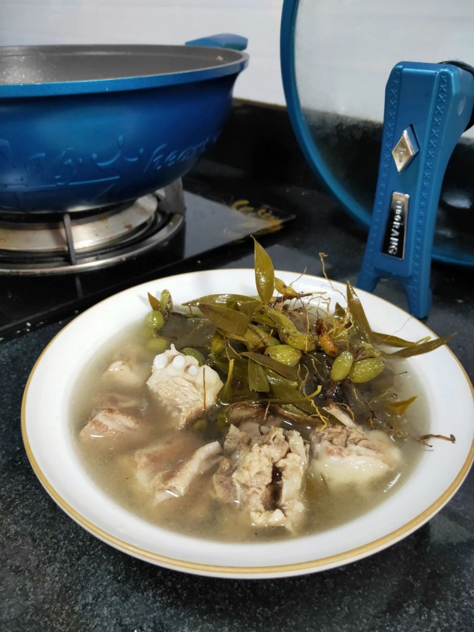 91夏日养生汤 | 石橄榄排骨汤 91石橄榄,又名石仙桃,石橄榄的功效