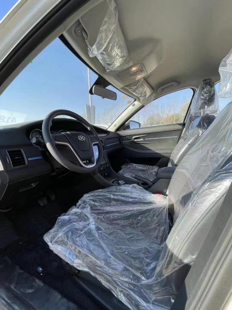 北汽新能源eu300,直接开新车发票,全国上牌,包上牌包保险!