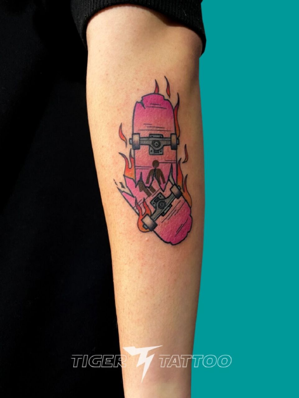 滑板爱好者该有的滑板纹身|原创纹身 2022年底完成的一个客人定制的一