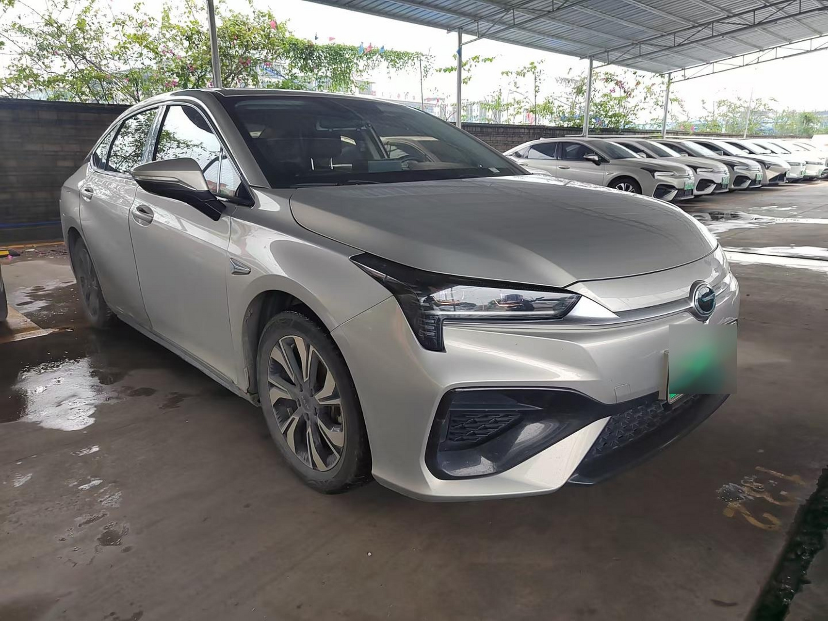 一口价:68000 21年5月上牌广汽埃安s魅580,续航460公里,实表16万公里