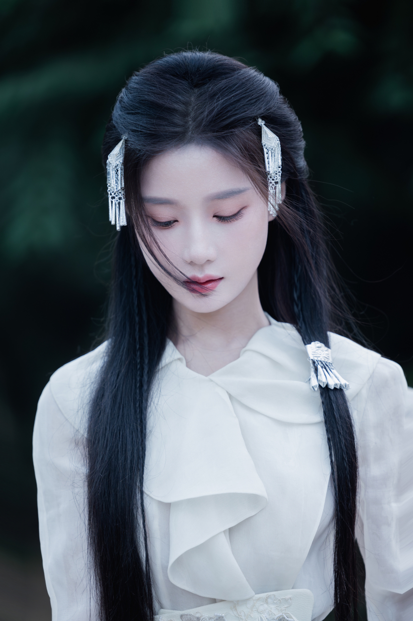 白衣古风,百无禁忌. 0796  20分钟拍了好多大头照哈哈哈