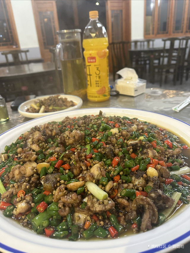铁山坪花椒鸡|又麻又辣不要太好吃了_锦悦恒美精品酒店重庆打卡
