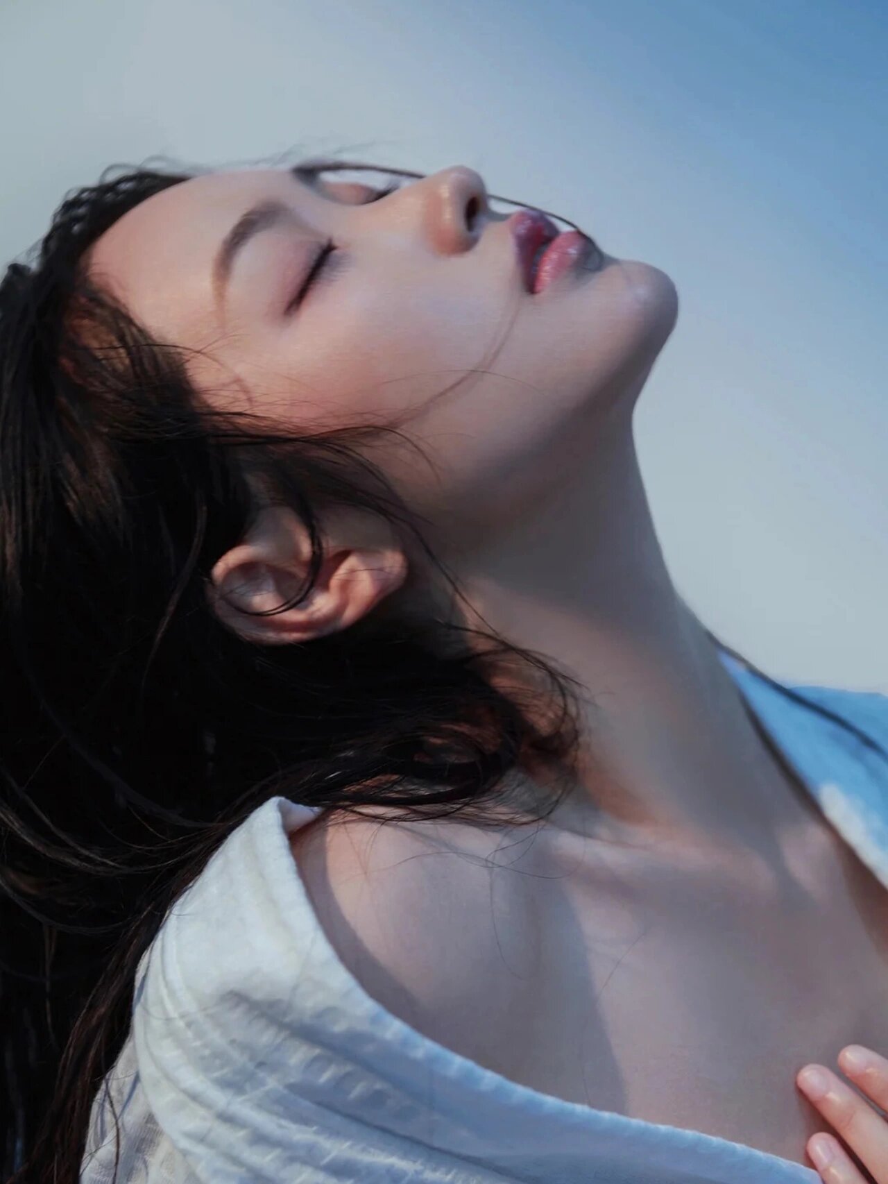 美女出浴,让人心跳加速的浴室少女纯欲写真