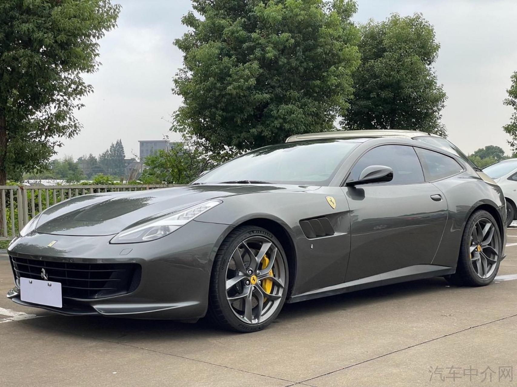 法拉利lussot 售价:218万元(还价不多) 上牌日期:2018年5月 车辆车型: