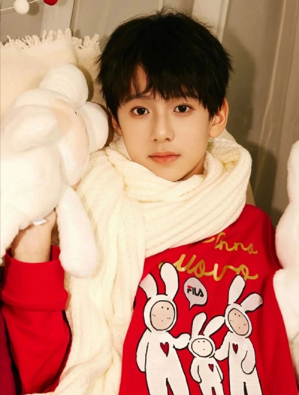 林子烨壁纸图 林子烨你别太帅了,要不我走路容易撞到电线杆上