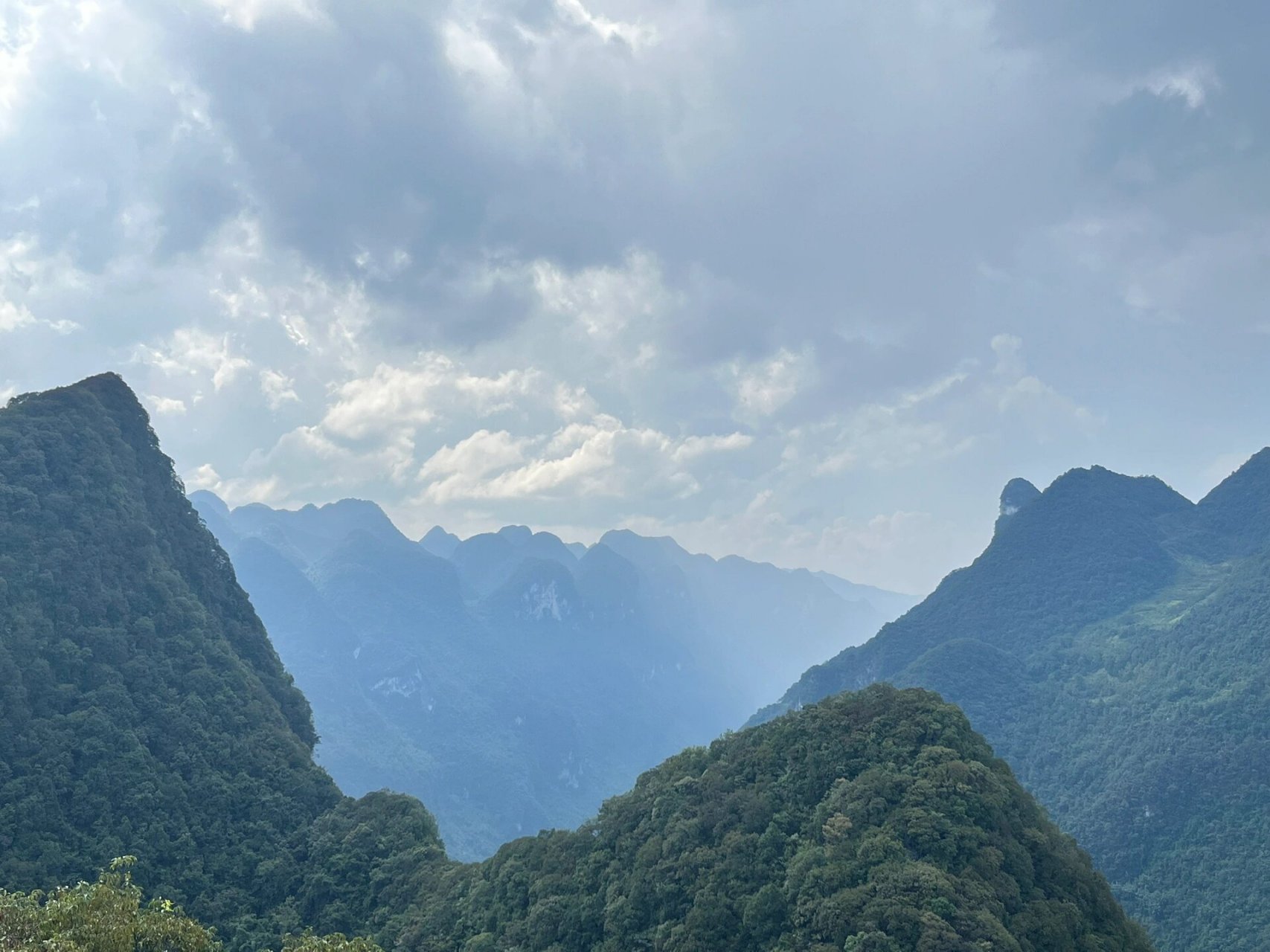 仙境天峨龙滩大峡谷森林公园