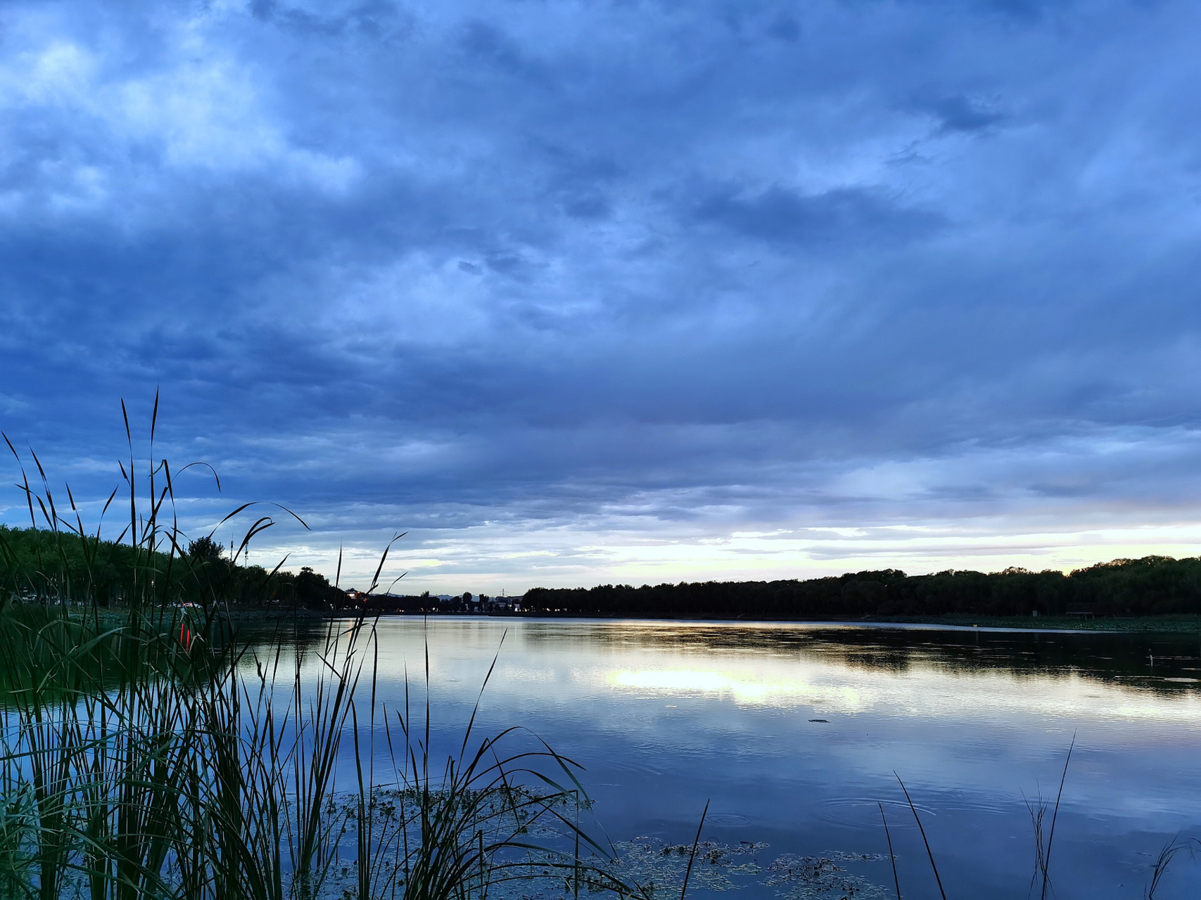 罗马湖 罗马湖,位于北京市顺义区后沙峪镇,紧邻天北路西侧,这片水域